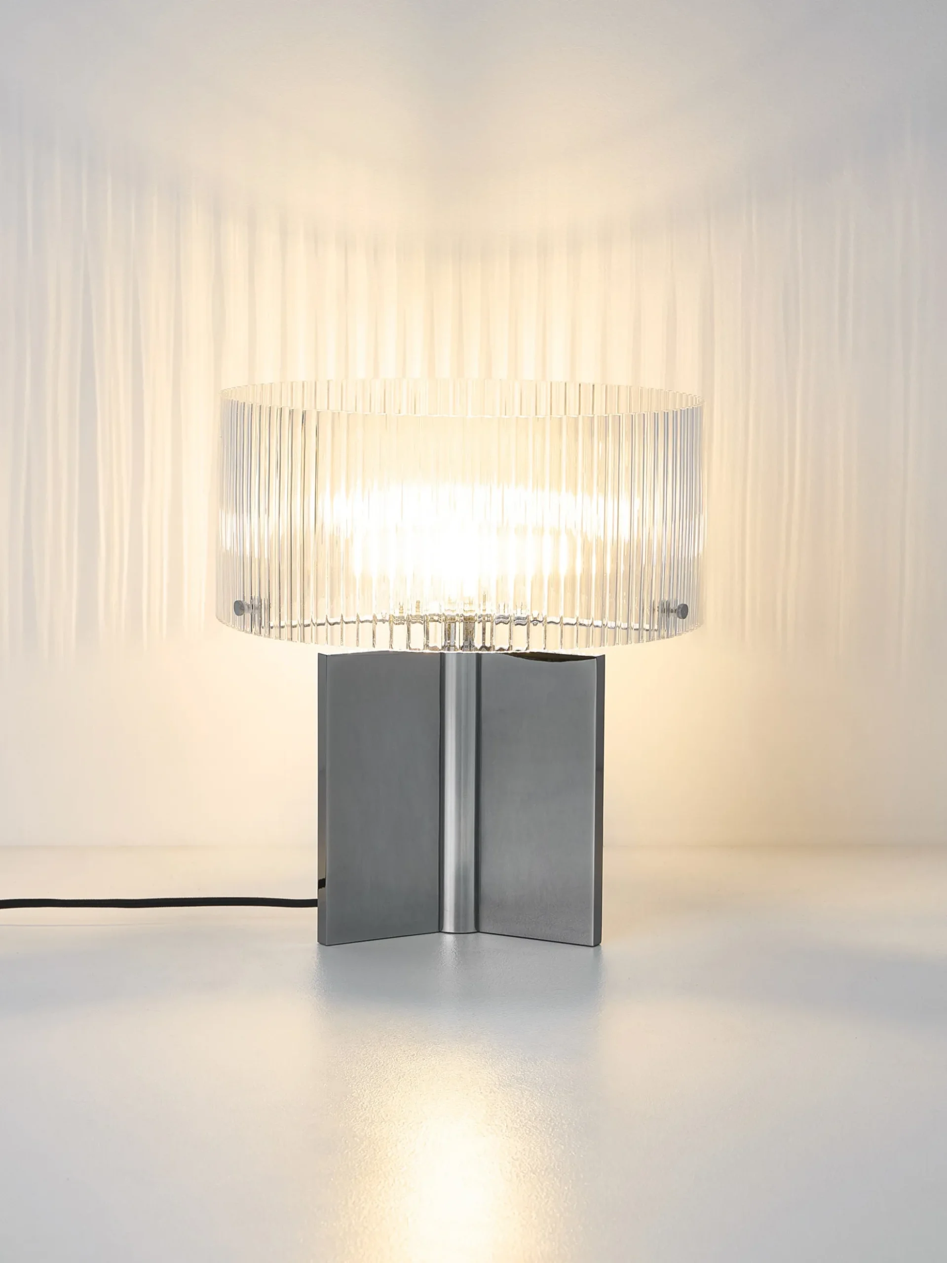 Lampada da tavolo in vetro millerighe Emmi