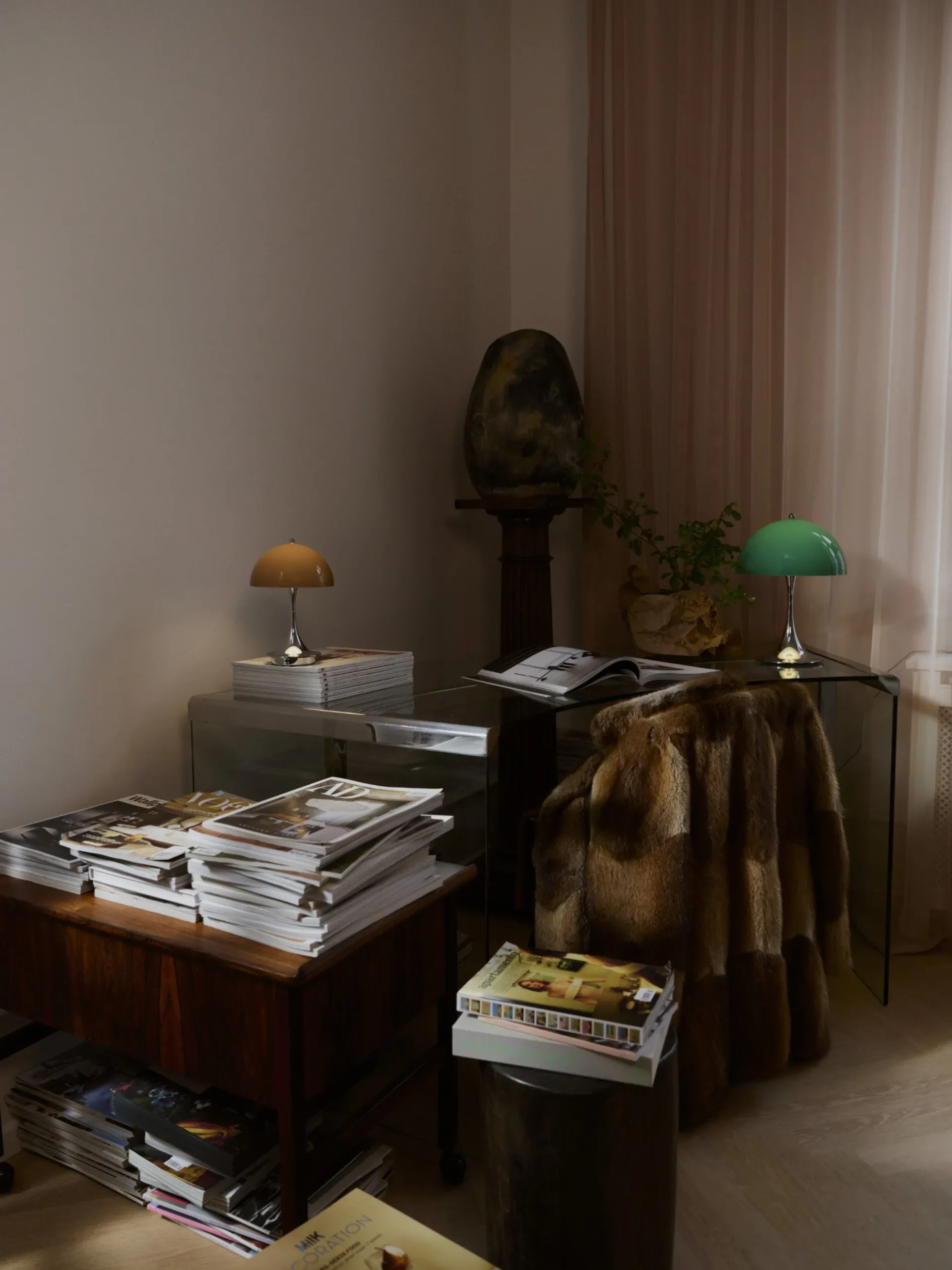 Lampada da tavolo piccola portatile a LED Panthella 160, design Verner Panton