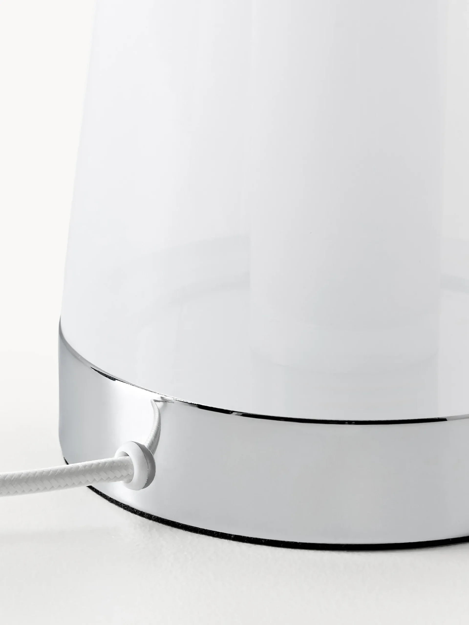 Lampada da tavolo piccola a LED Kian