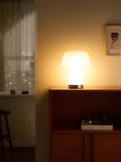 Lampada da tavolo piccola a LED Kian