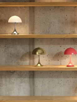 Lampada da tavolo piccola portatile a LED Panthella 160, design Verner Panton