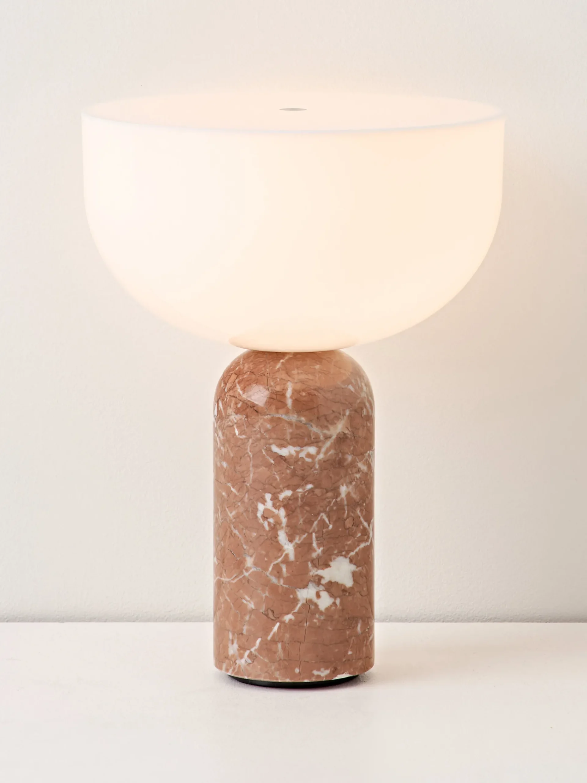 Lampada da tavolo piccola portatile a LED con luce regolabile Kizu