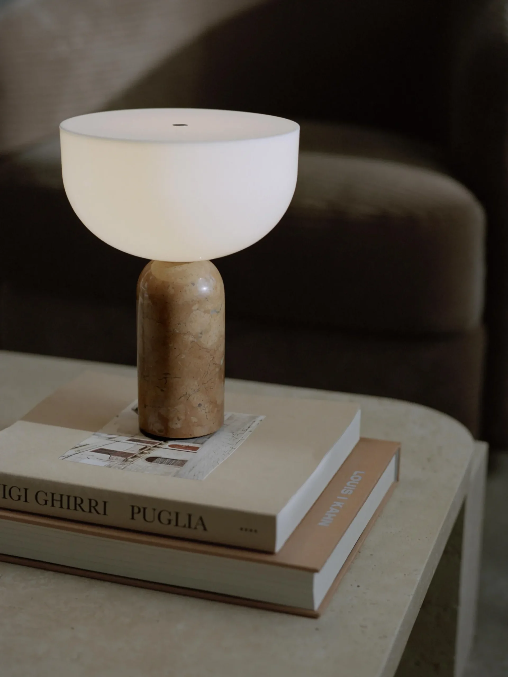 Lampada da tavolo piccola portatile a LED con luce regolabile Kizu