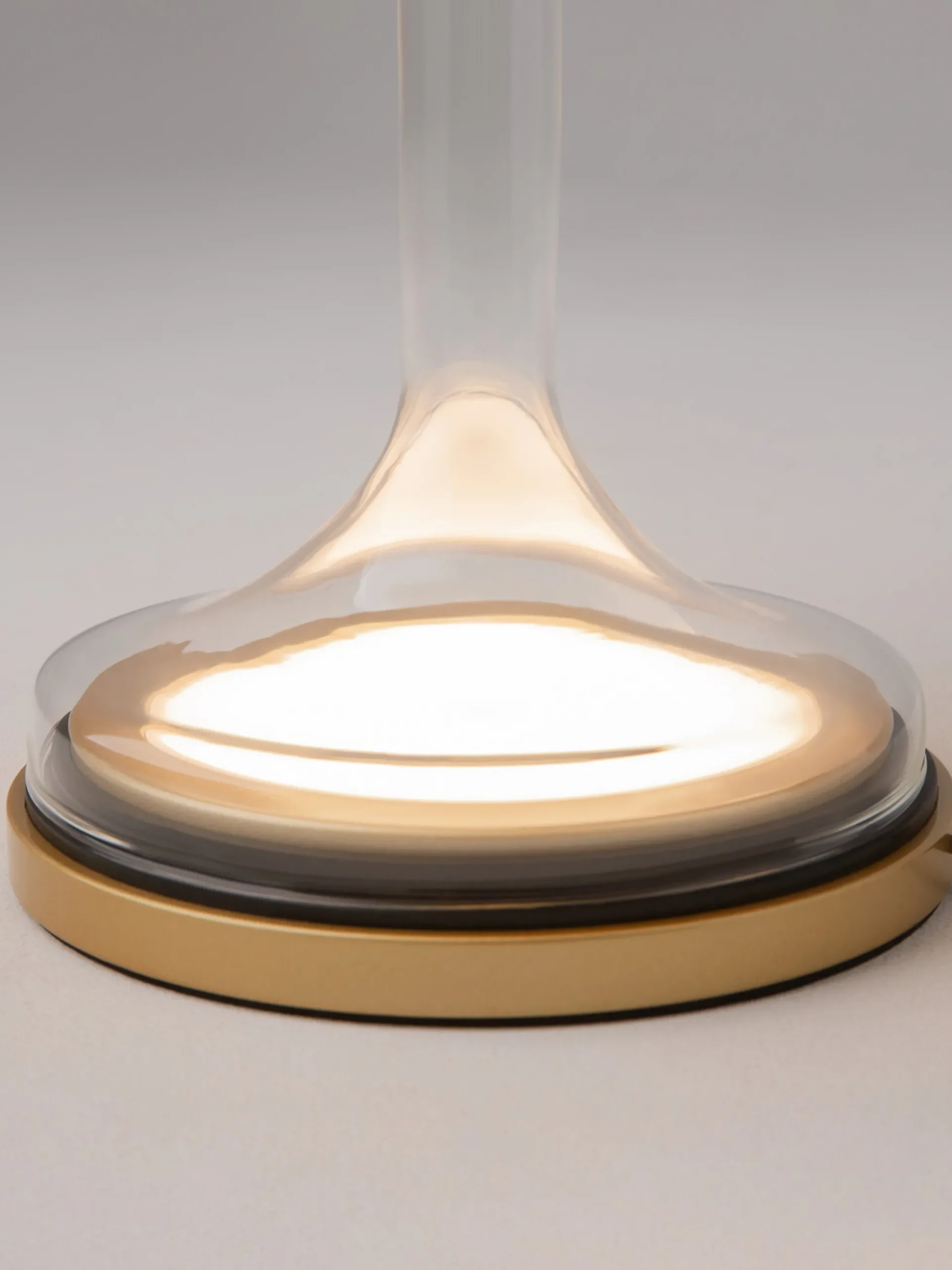 Lampada da tavolo piccola a LED con luce regolabile Spirito