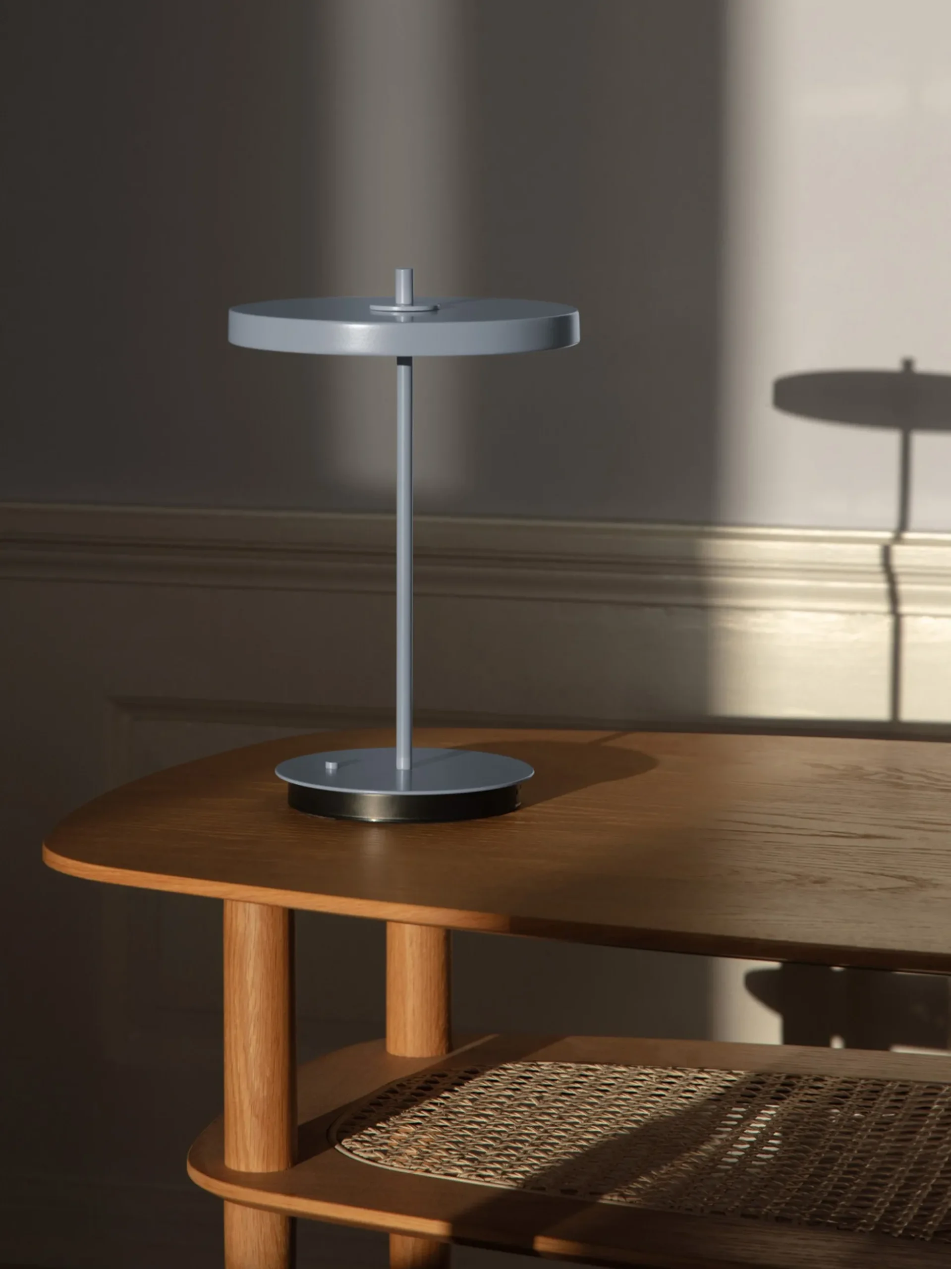 Lampada da tavolo piccola portatile a LED con luce regolabile Asteria Move