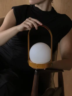 Lampada da tavolo portatile a LED con luce regolabile Carrie