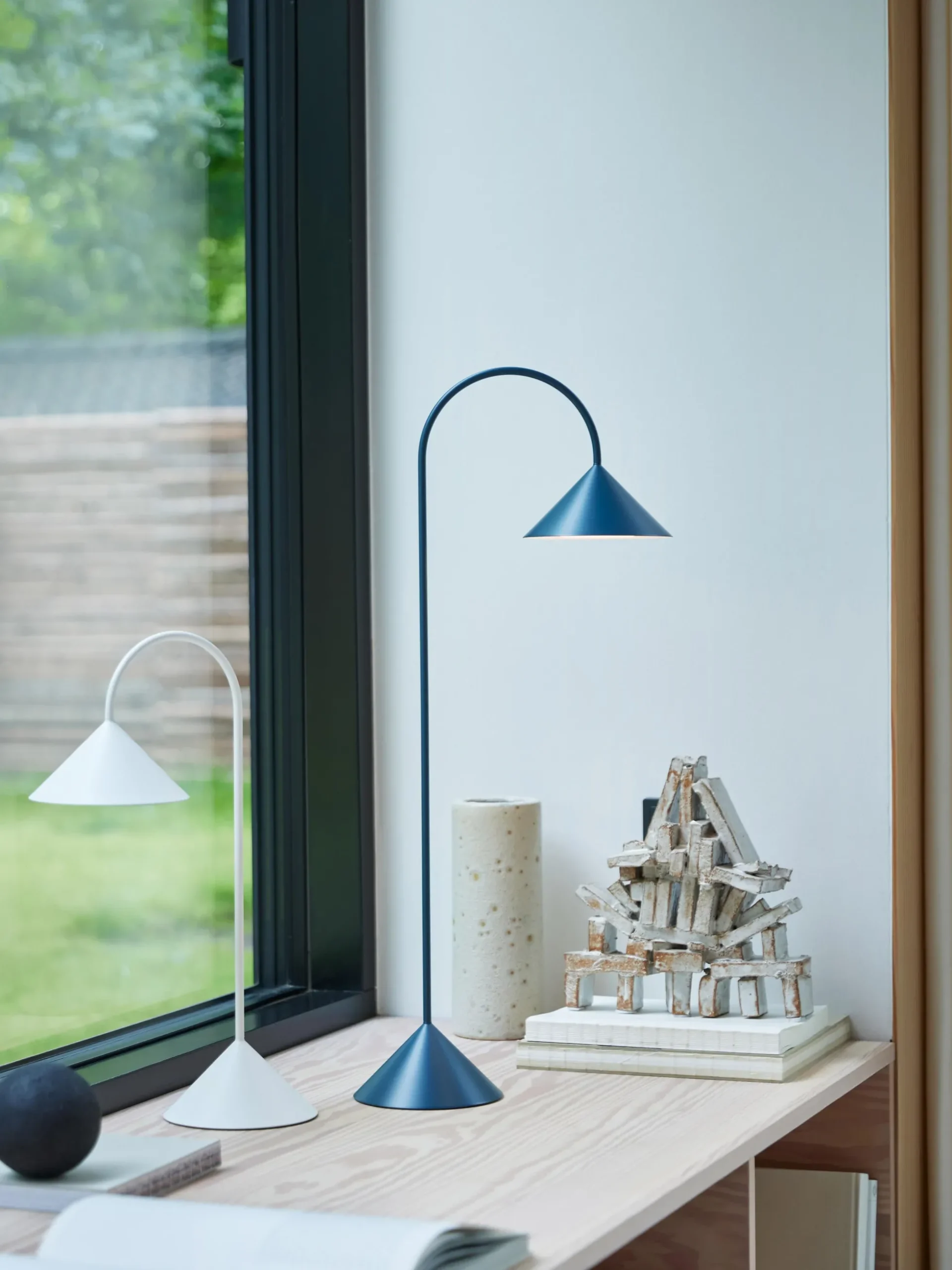 Lampada da tavolo portatile da esterno a LED con luce regolabile Grasp