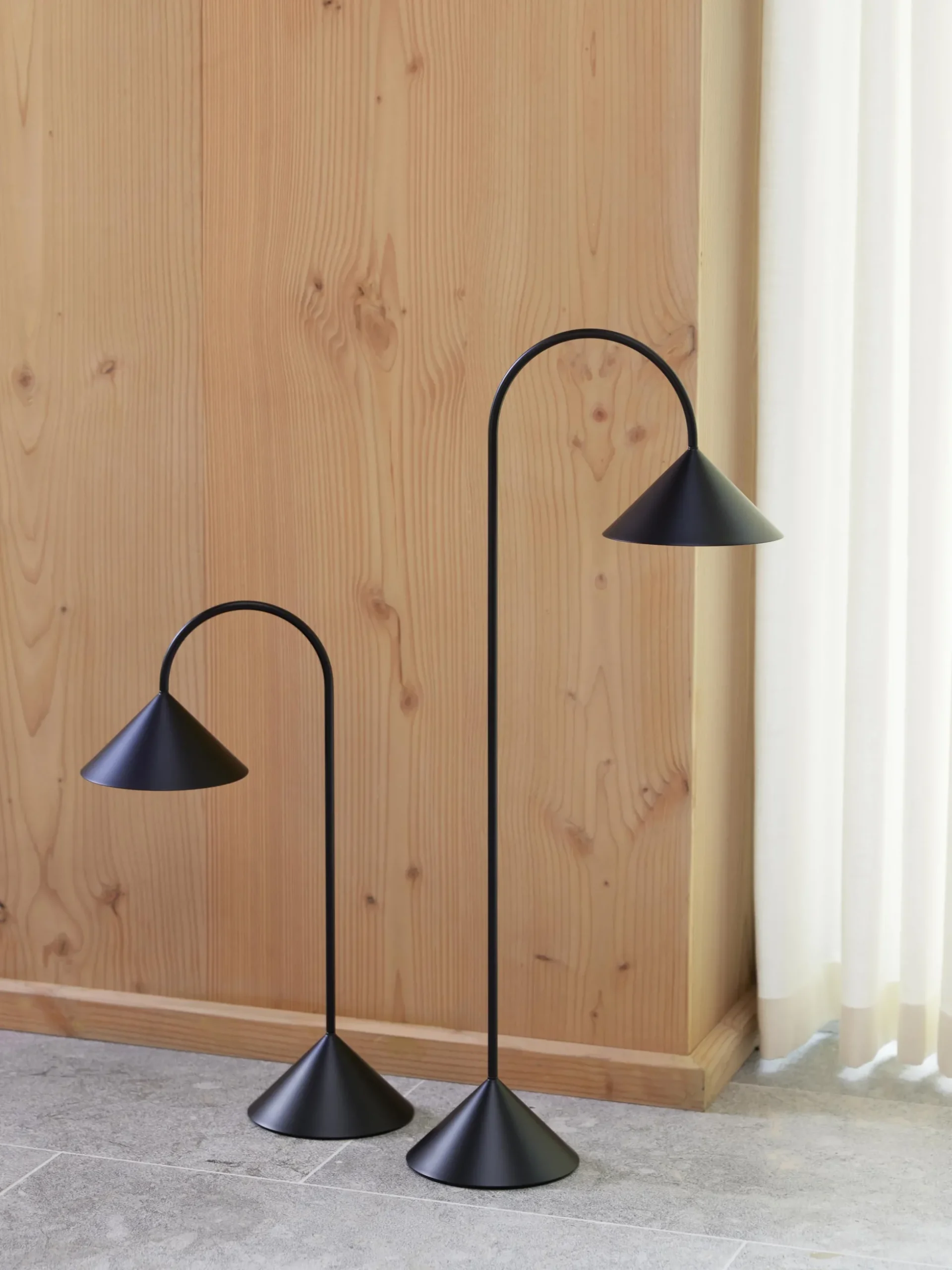 Lampada da tavolo portatile da esterno a LED con luce regolabile Grasp