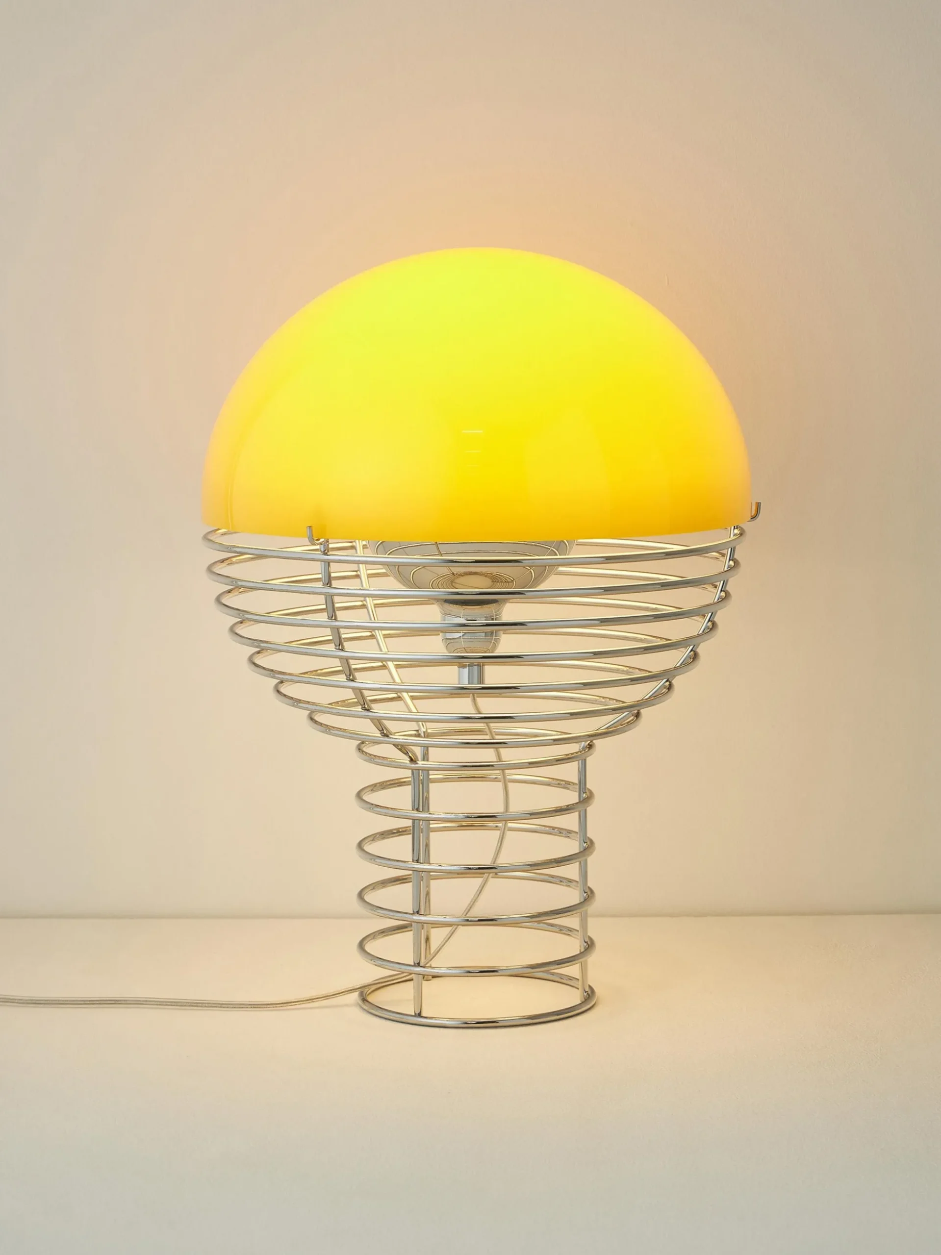 Lampada da tavolo Wire, design Verner Panton