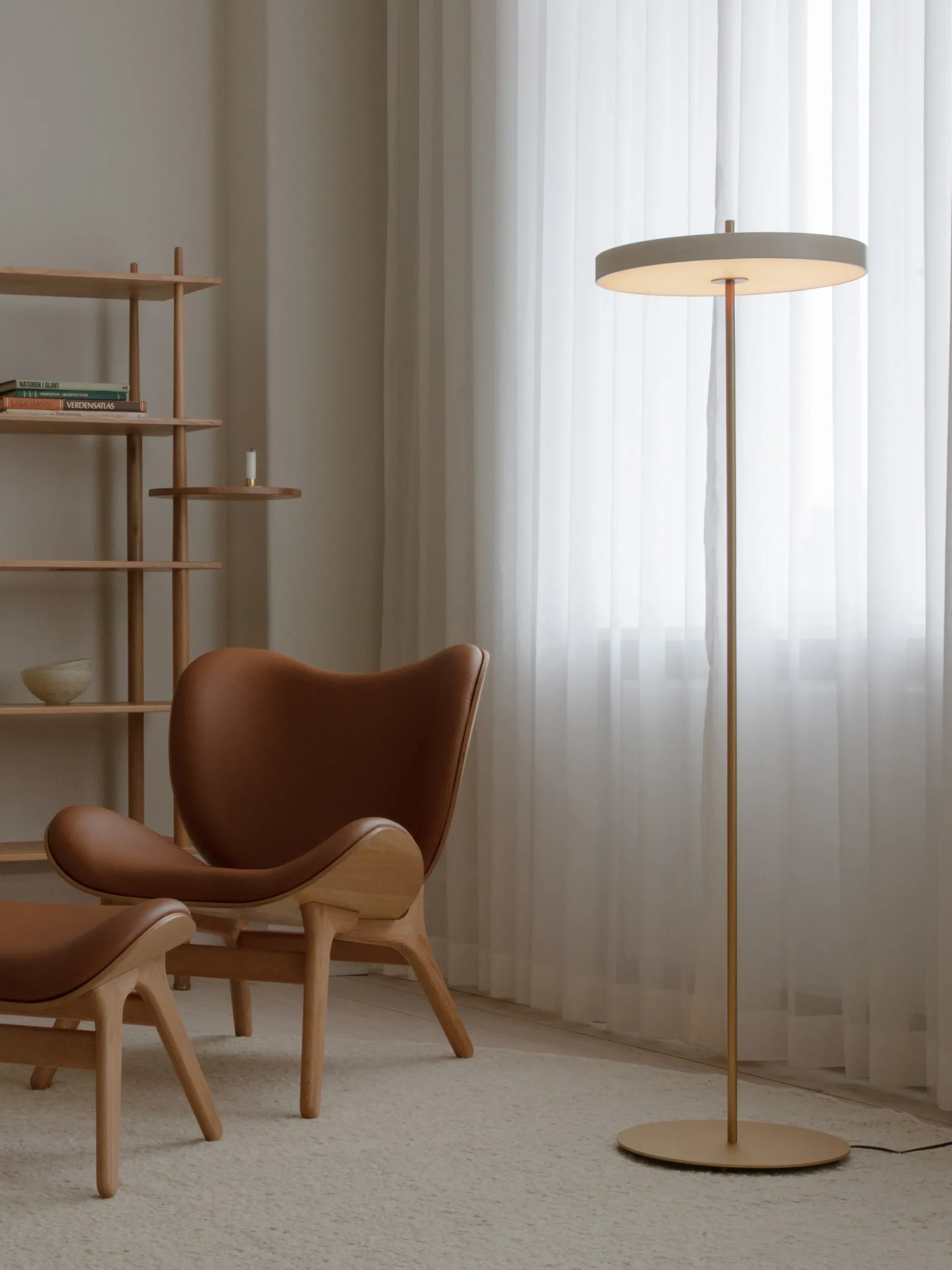 Lampada da terra a LED con luce regolabile Asteria