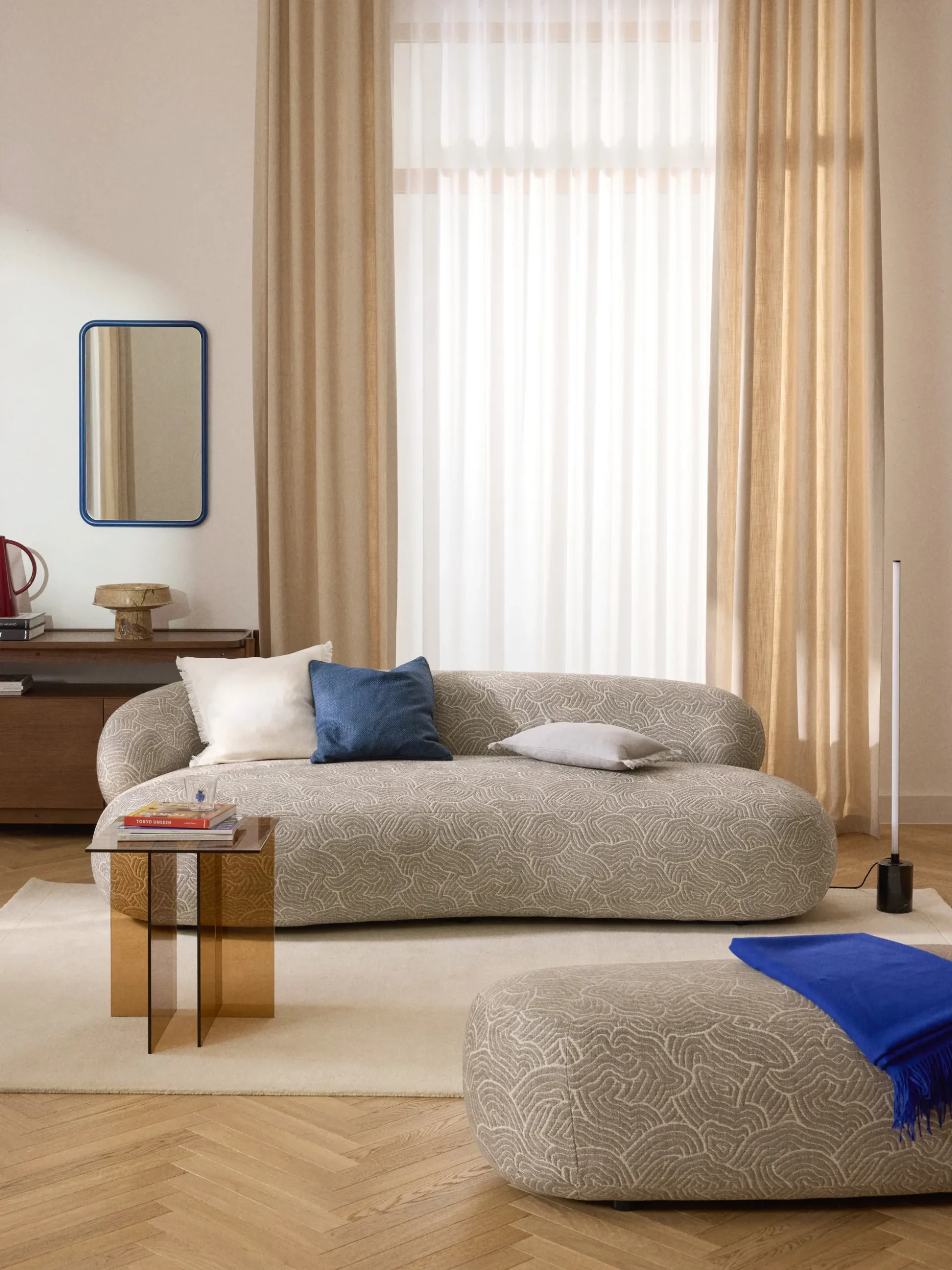 Lampada da terra a LED con base in marmo Shelby