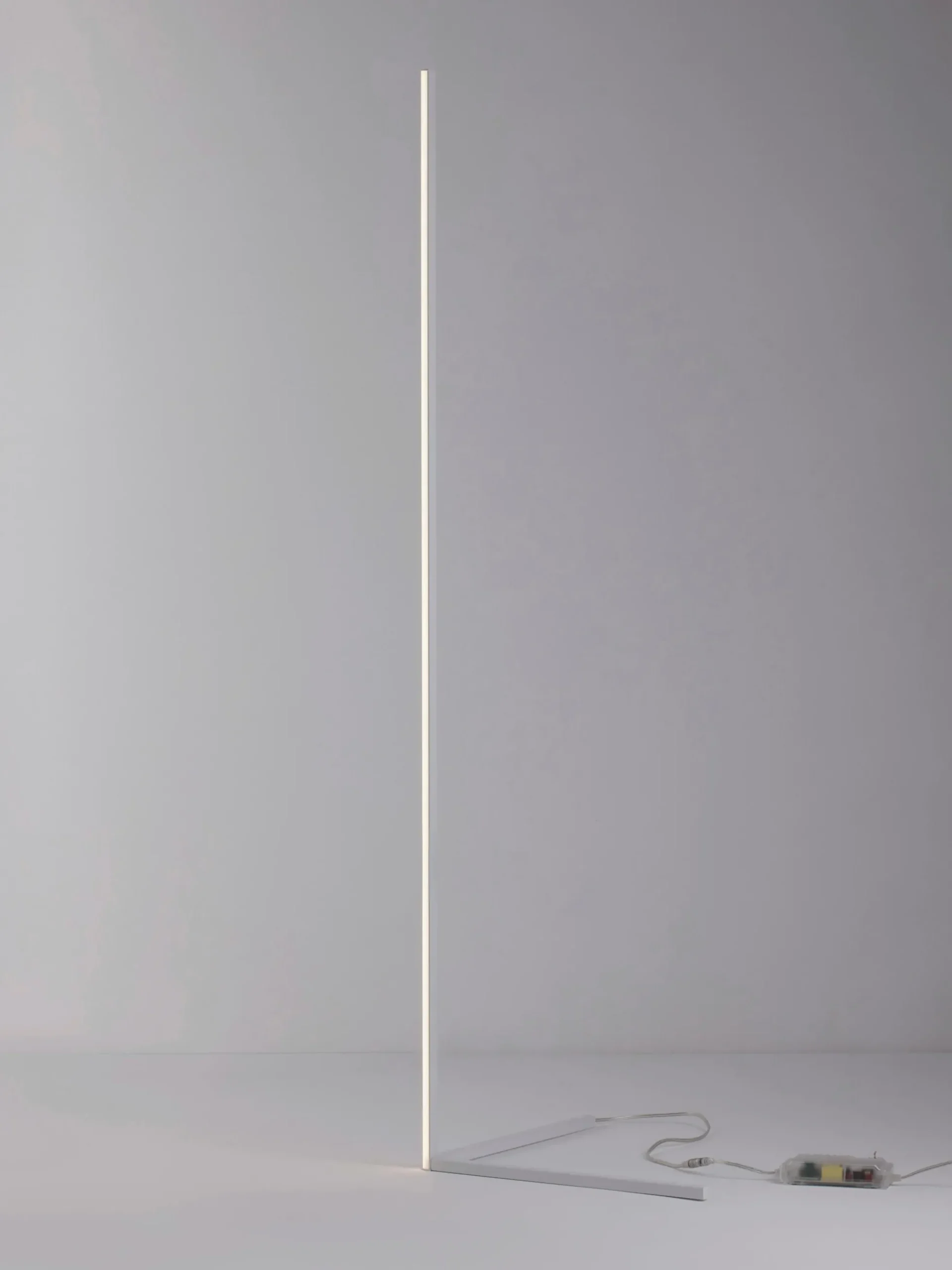 Lampada da terra a LED V-Line