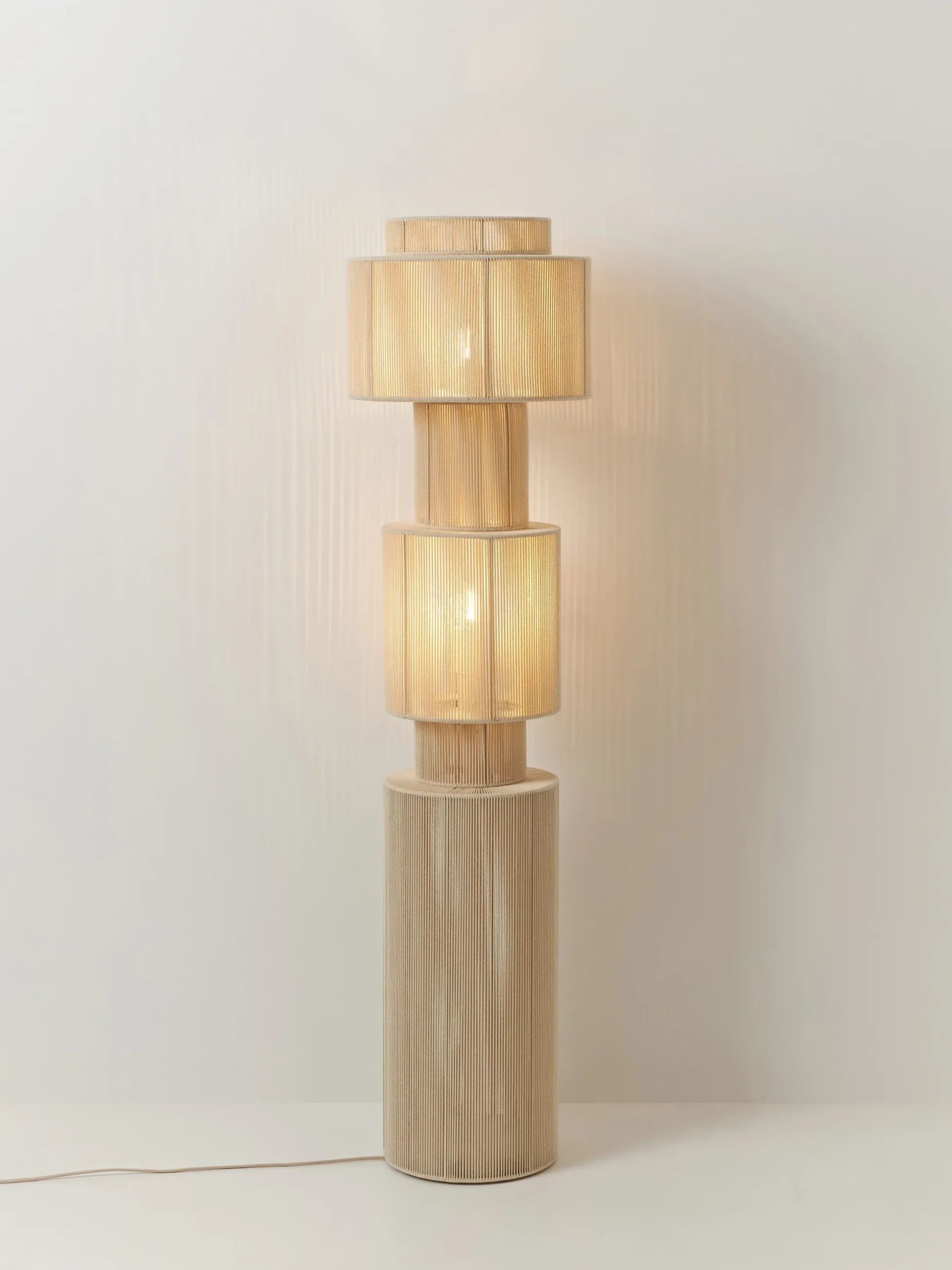 Lampada da terra in lino Lace