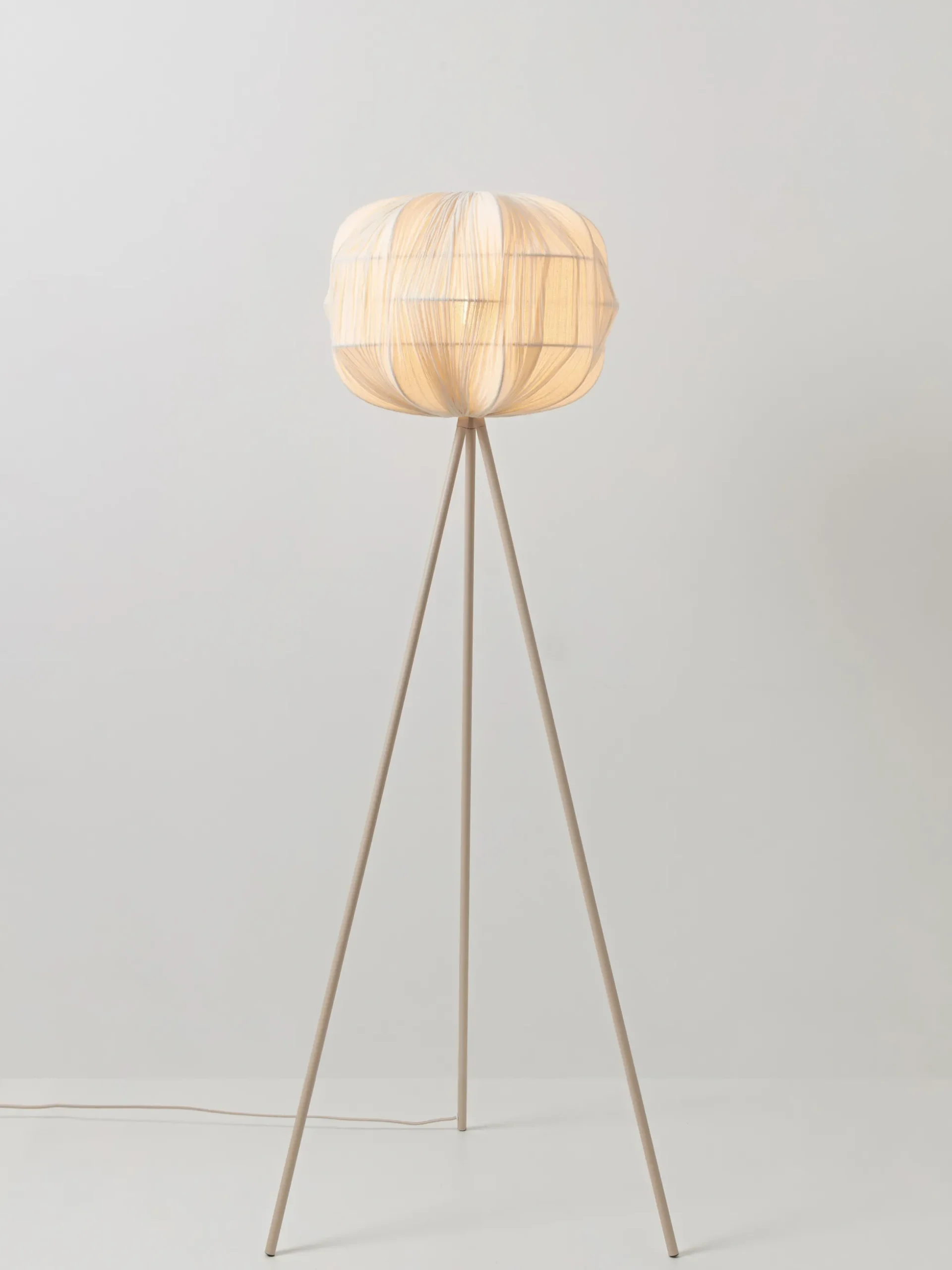 Lampada da terra in lino Aroa