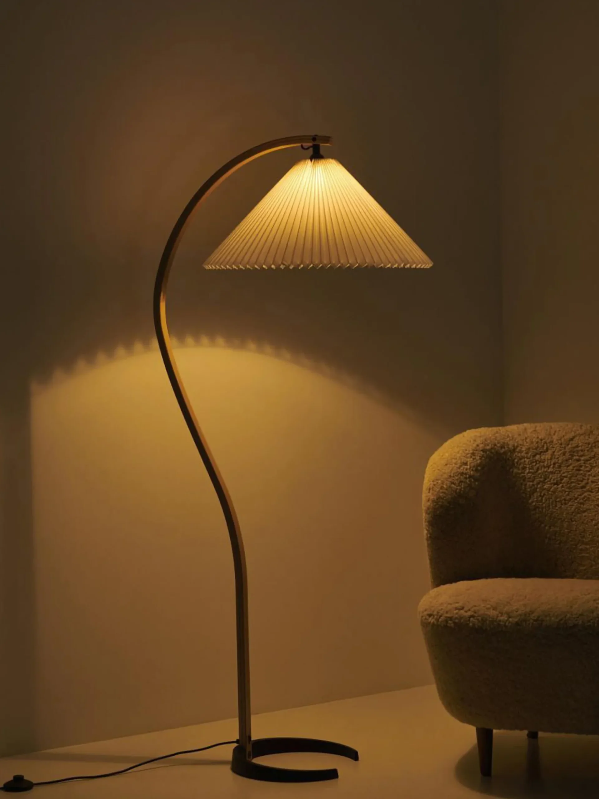 Lampada da terra orientabile Timberline