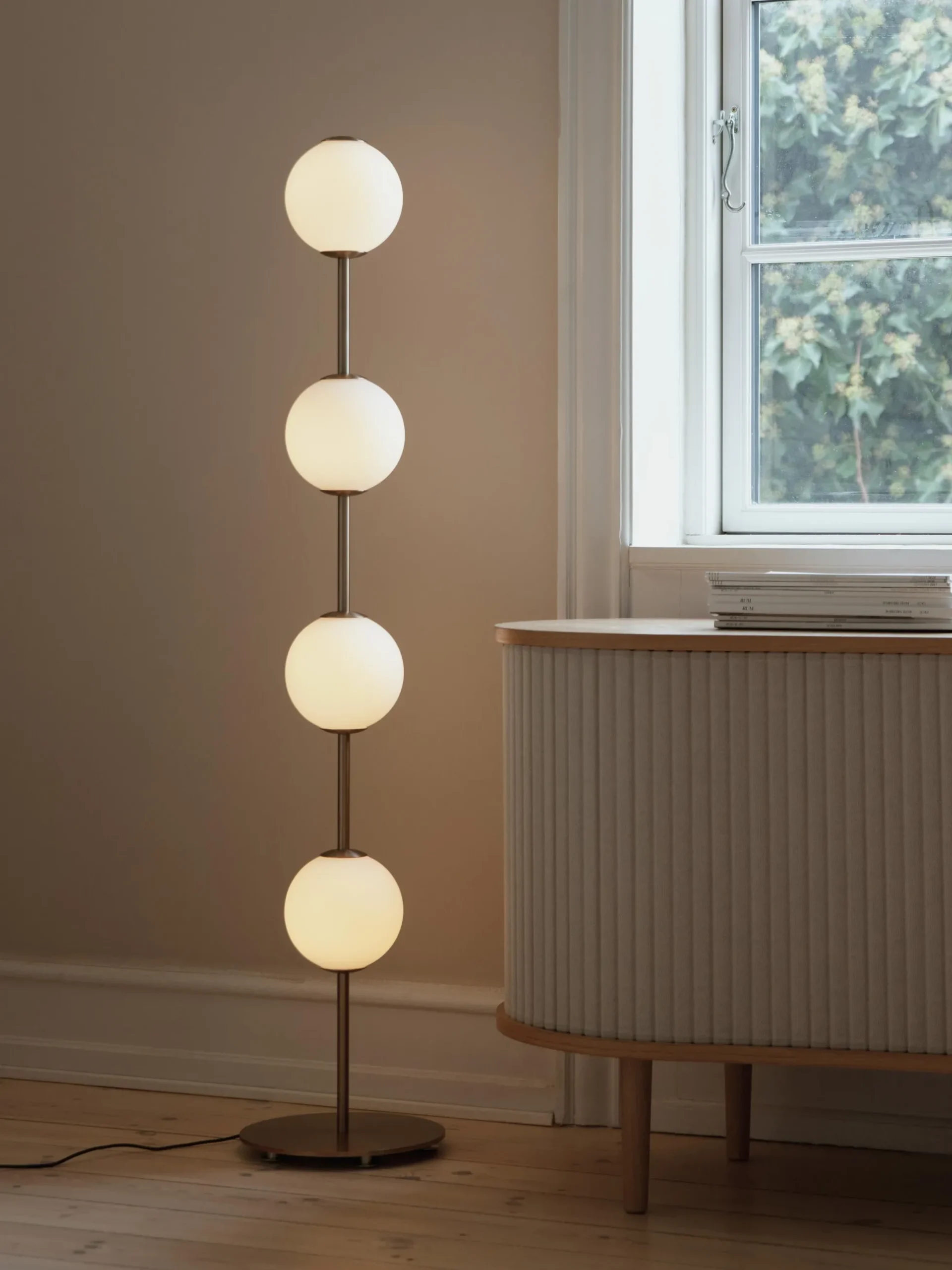 Lampada da terra piccola a LED con luce regolabile Audrey