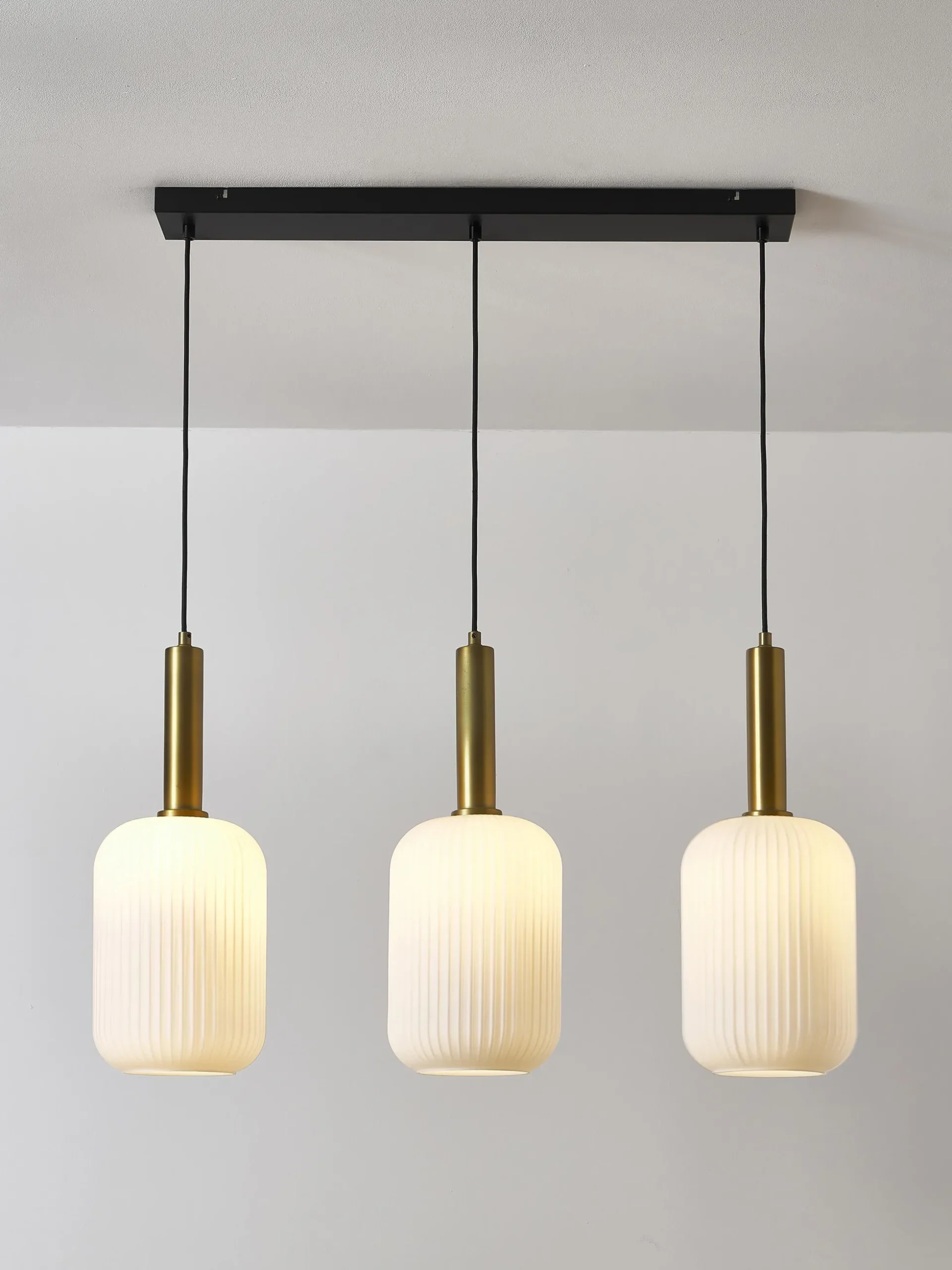 Lampada a sospensione in vetro opalino Candela