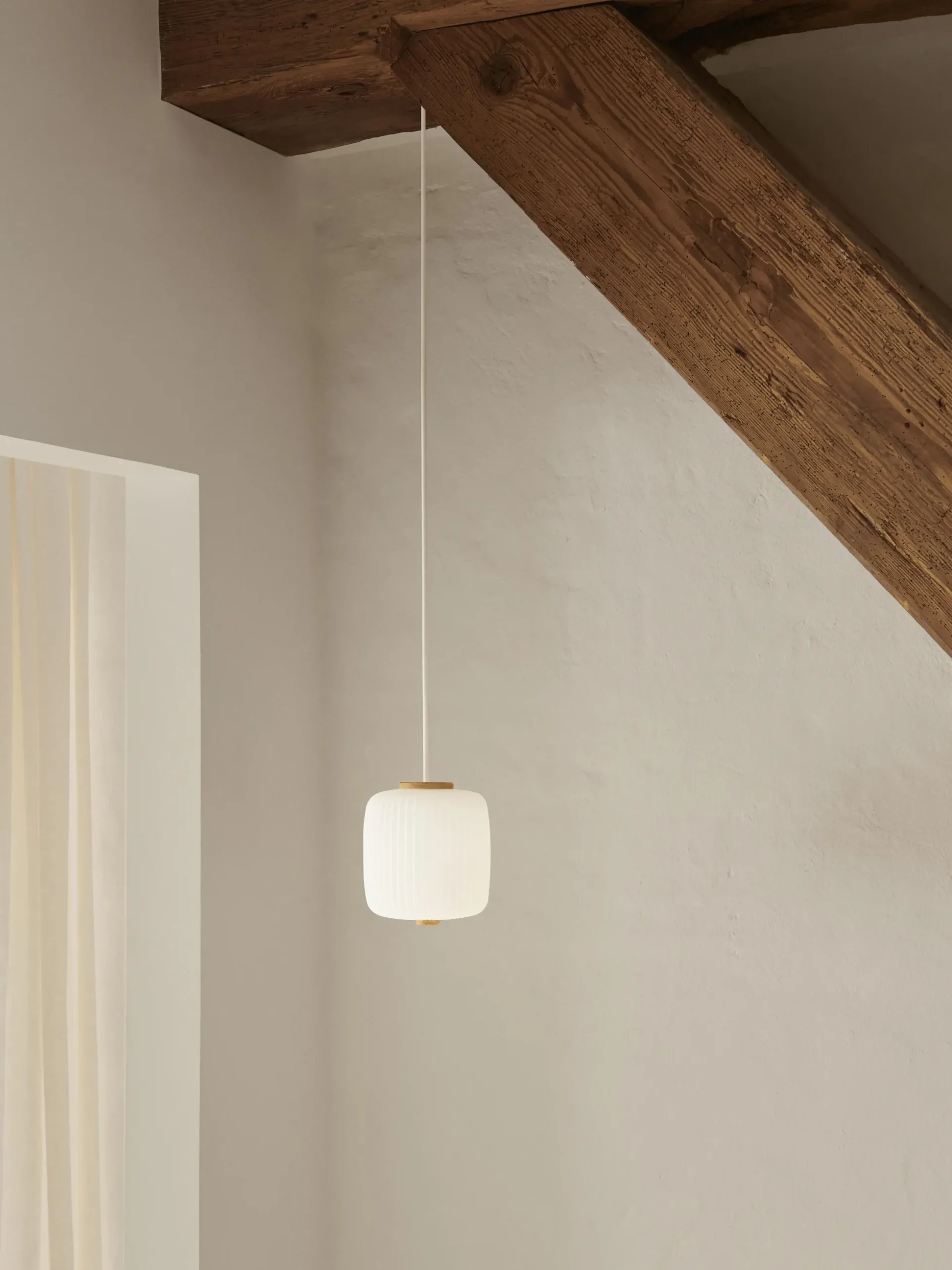 Lampada a sospensione piccola in vetro soffiato opale EK61
