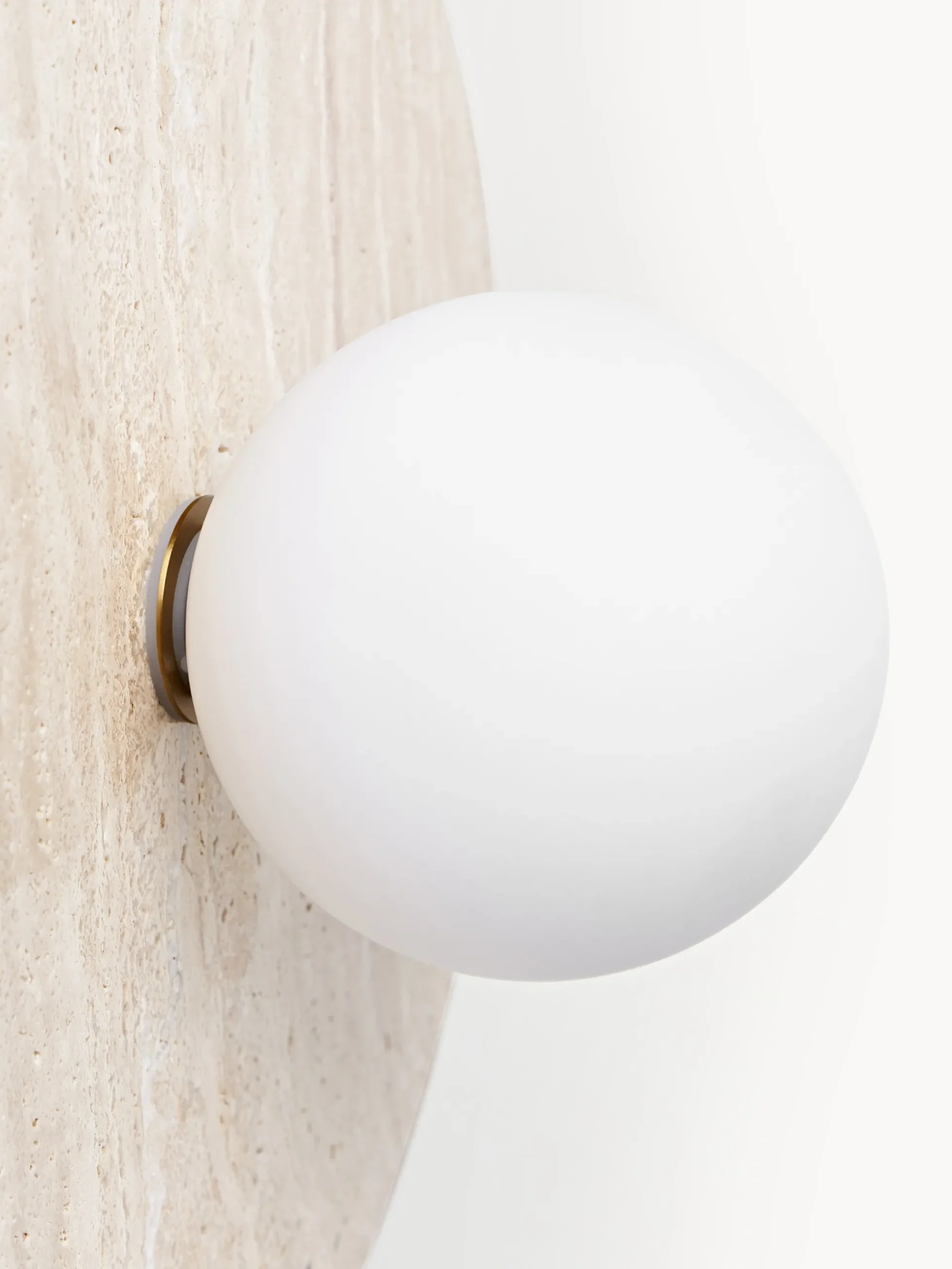 Lampada da parete e soffitto in travertino Cehlani