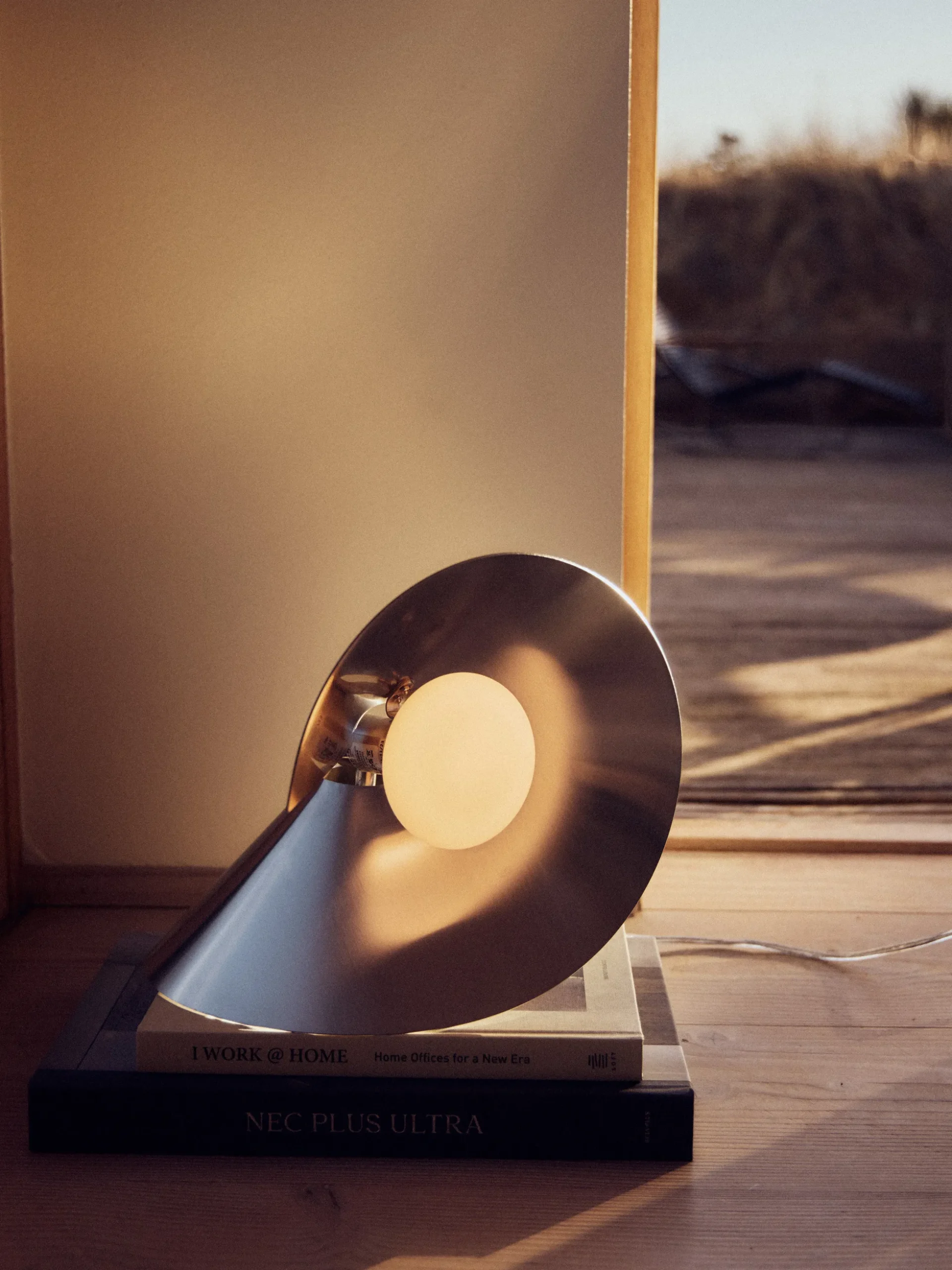 Lampada da tavolo a LED Peel