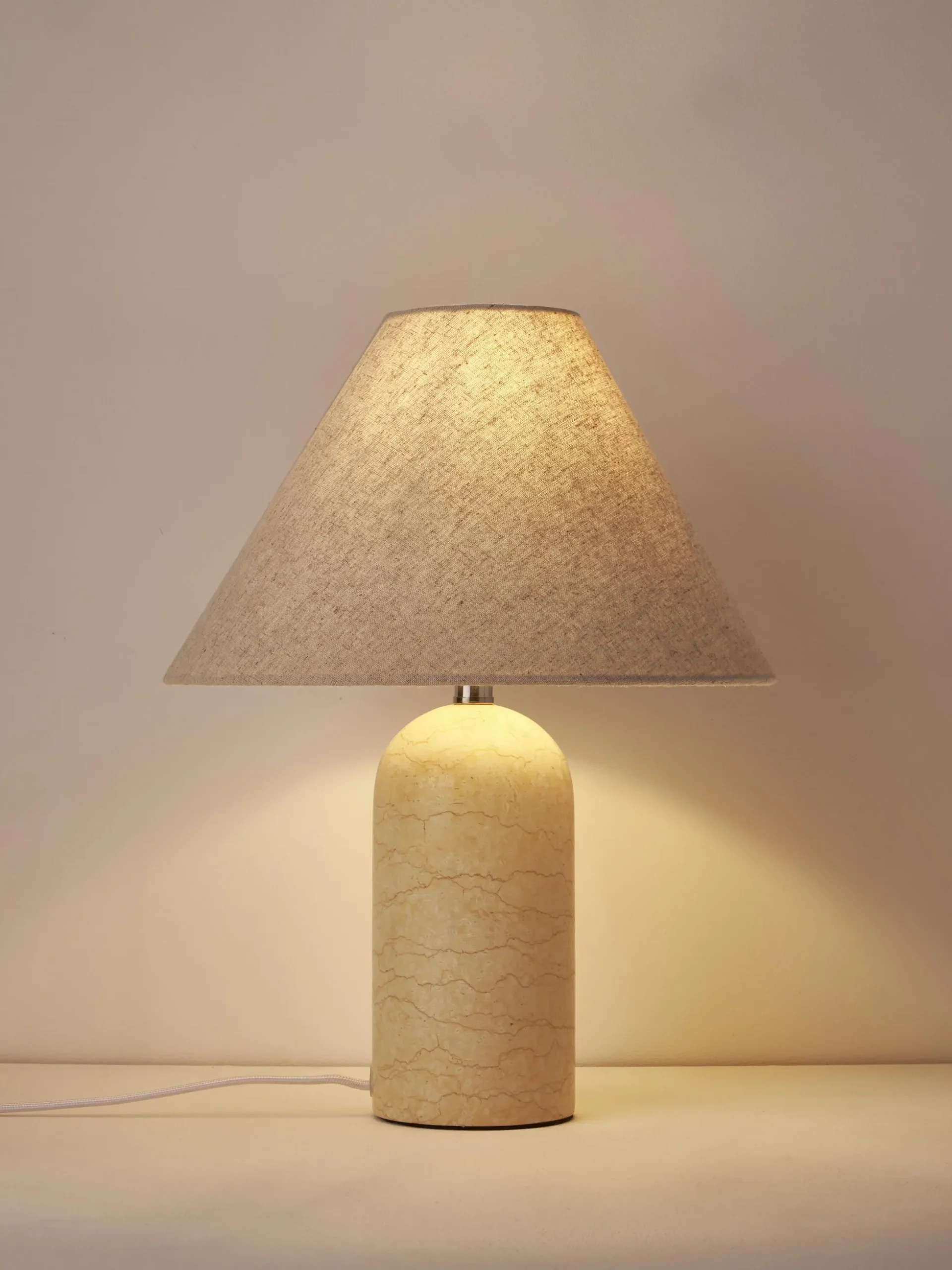 Lampada da tavolo con base in marmo Gia