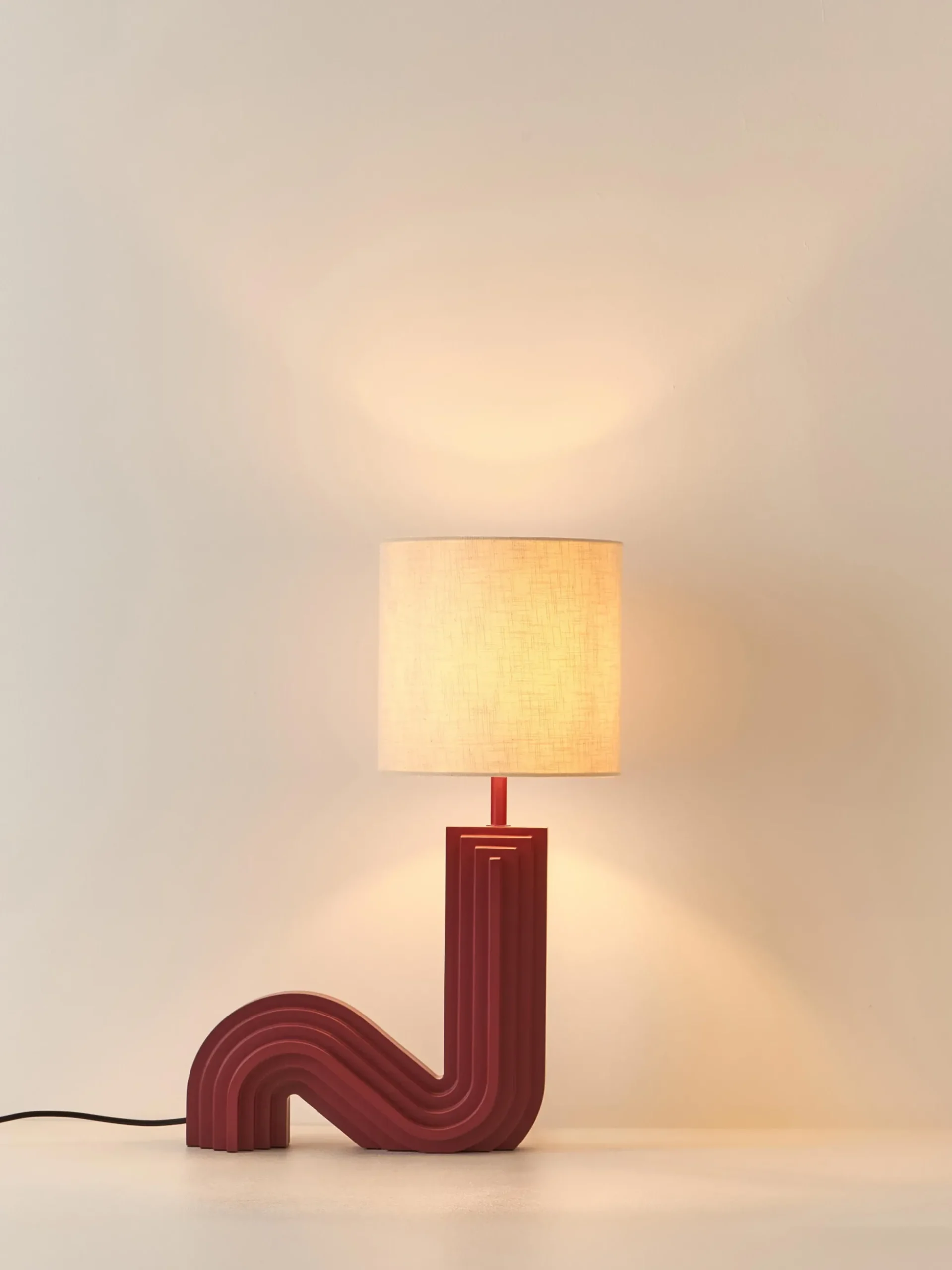 Lampada da tavolo di design Luomo