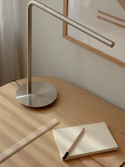 Lampada da tavolo grande a LED con luce regolabile Omni