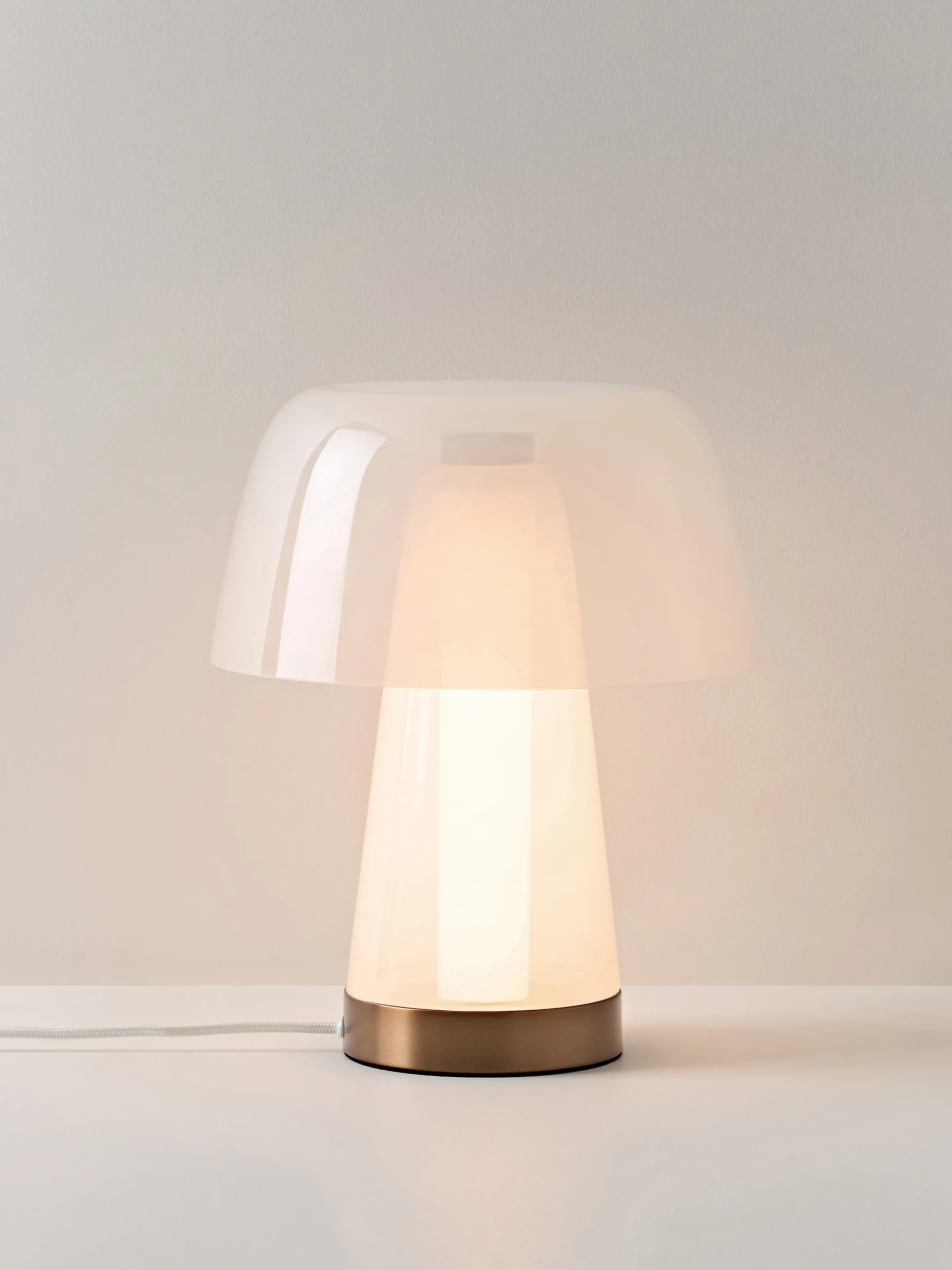 Lampada da tavolo piccola a LED Kian