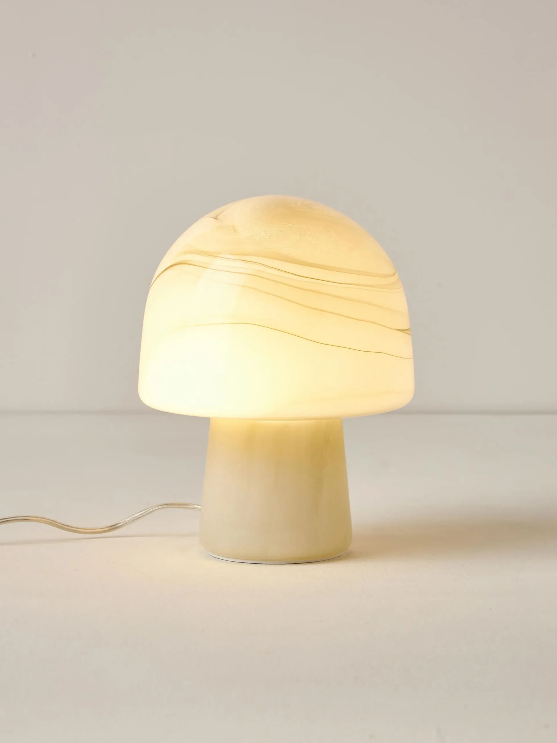 Lampada da tavolo piccola effetto marmo Talia