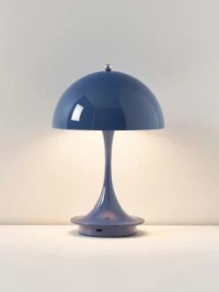 Lampada da tavolo piccola portatile a LED Panthella 160, design Verner Panton