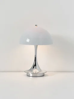 Lampada da tavolo piccola portatile a LED Panthella 160, design Verner Panton