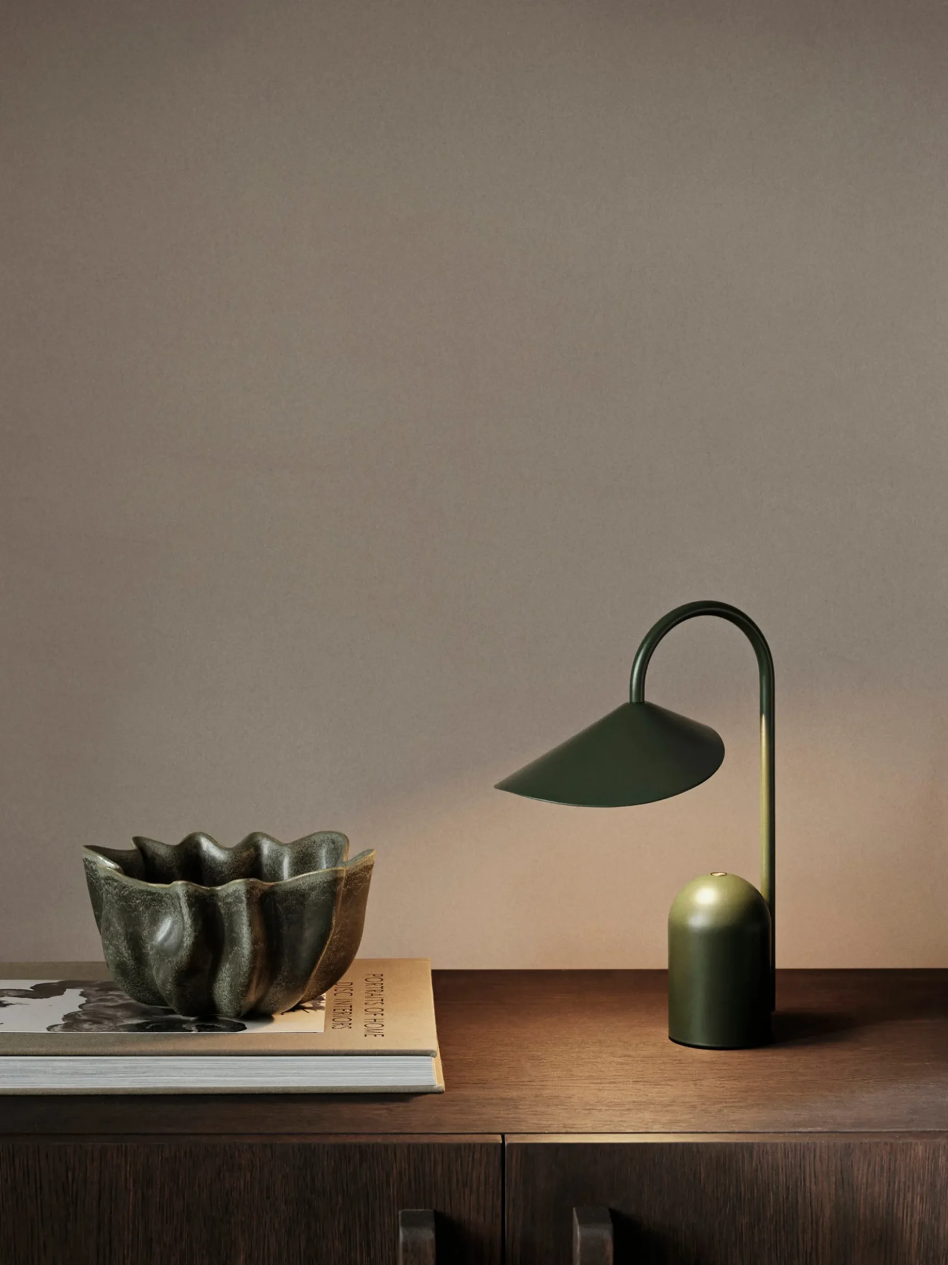 Lampada da tavolo piccola portatile a LED con luce regolabile Arum