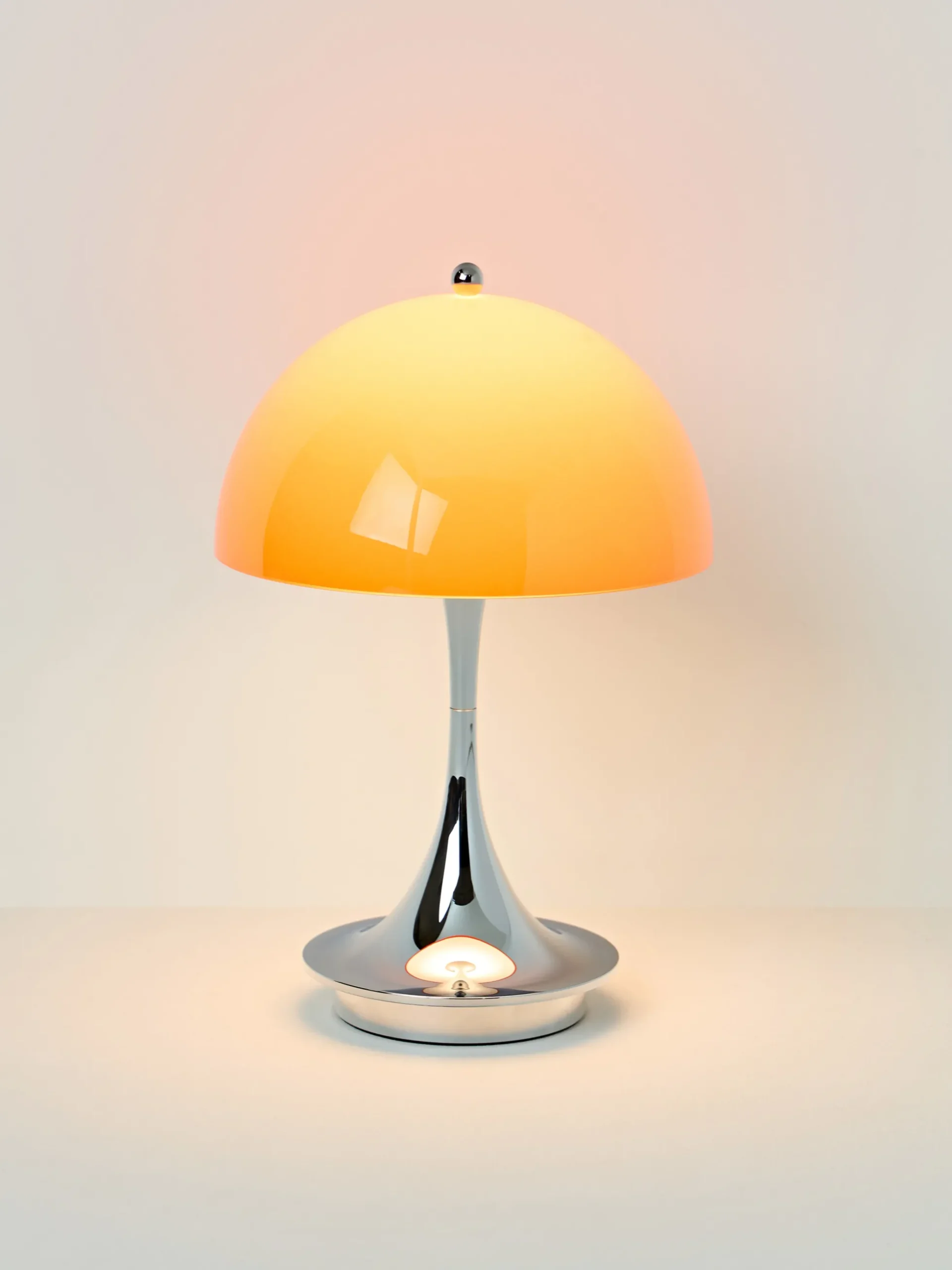 Lampada da tavolo piccola portatile a LED Panthella 160, design Verner Panton