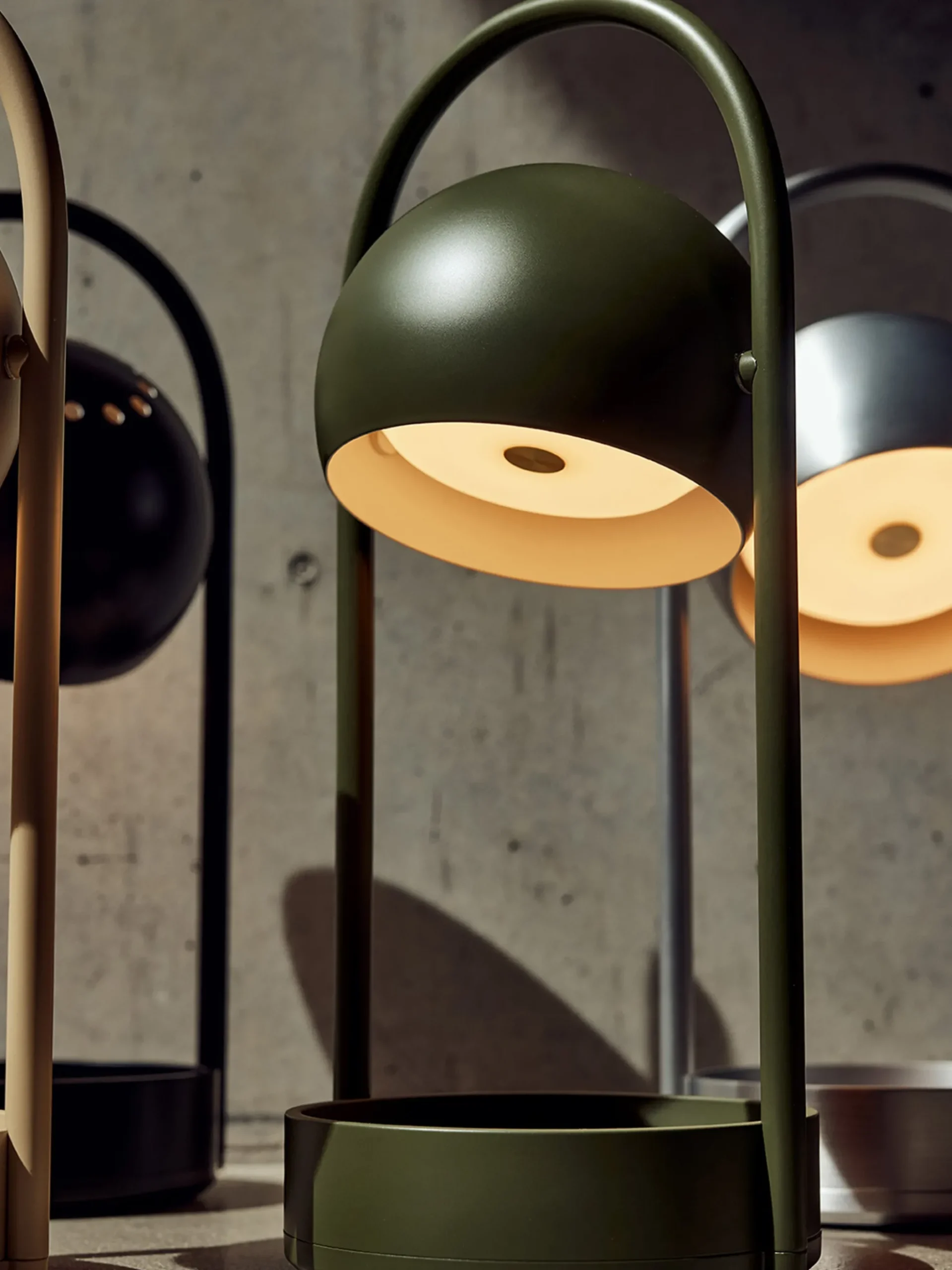 Lampada da tavolo portatile a LED con luce regolabile Ball