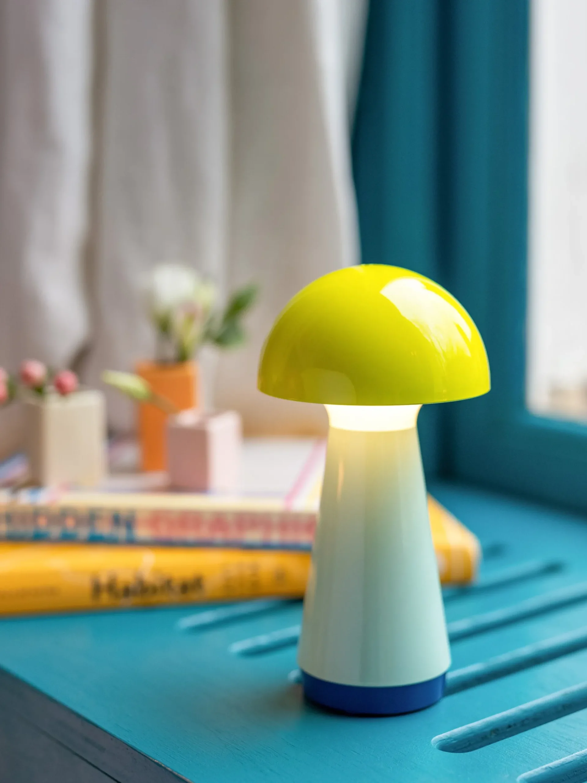 Lampada da tavolo portatile a LED con luce regolabile Bobbi