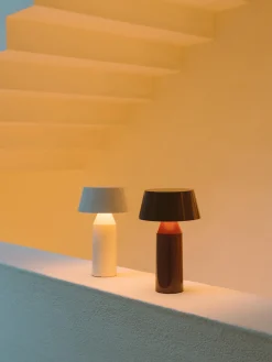 Lampada da tavolo portatile a LED con luce regolabile e paralume orientabile Bicoca