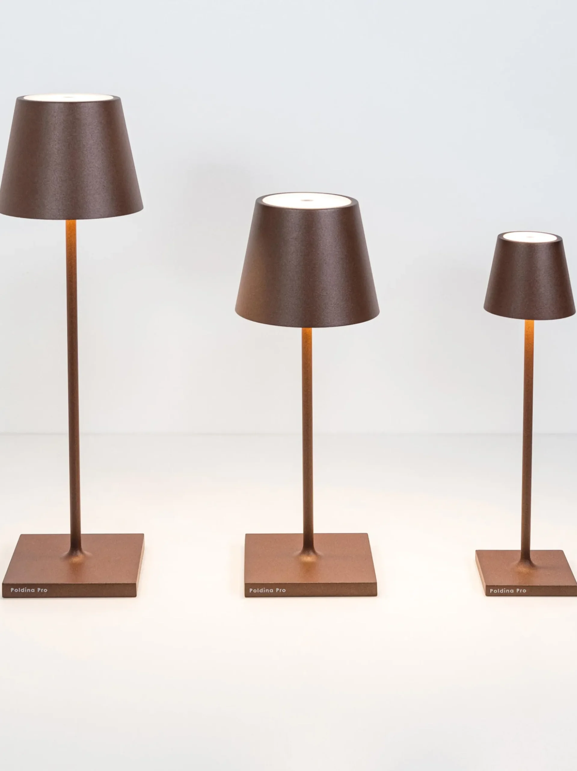 Lampada da tavolo portatile a LED con luce regolabile Poldina Pro Micro