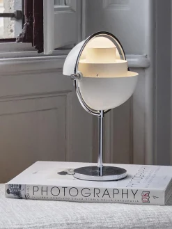 Lampada da tavolo portatile con luce regolabile Multi-Lite, orientabile