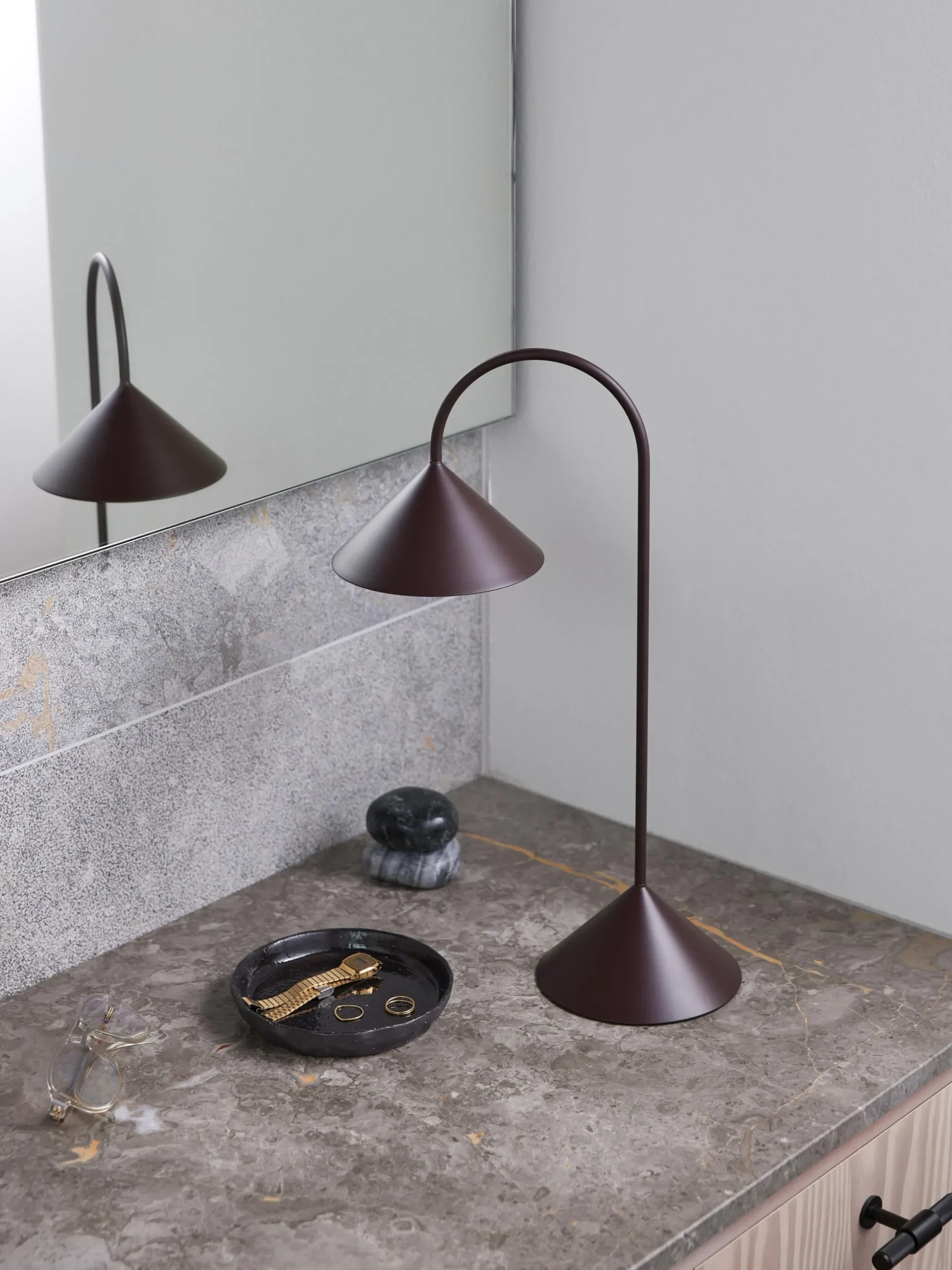 Lampada da tavolo portatile da esterno a LED con luce regolabile Grasp