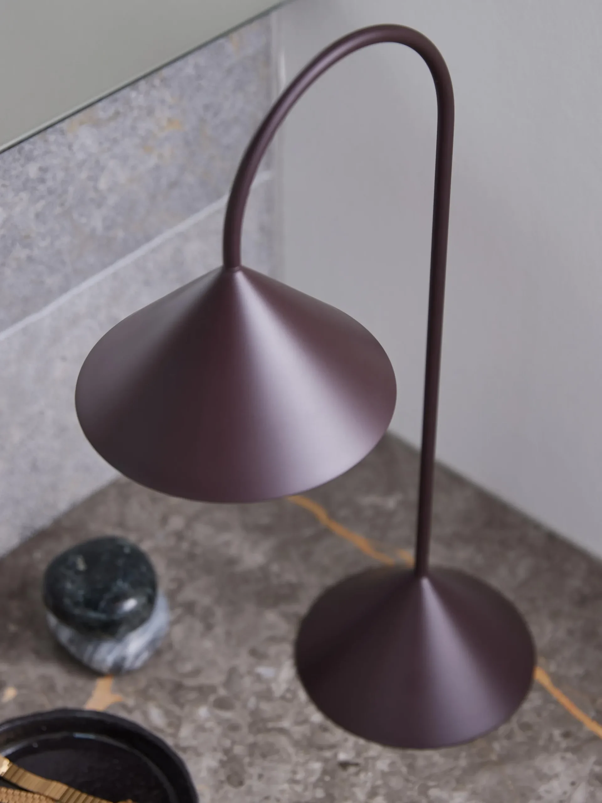 Lampada da tavolo portatile da esterno a LED con luce regolabile Grasp