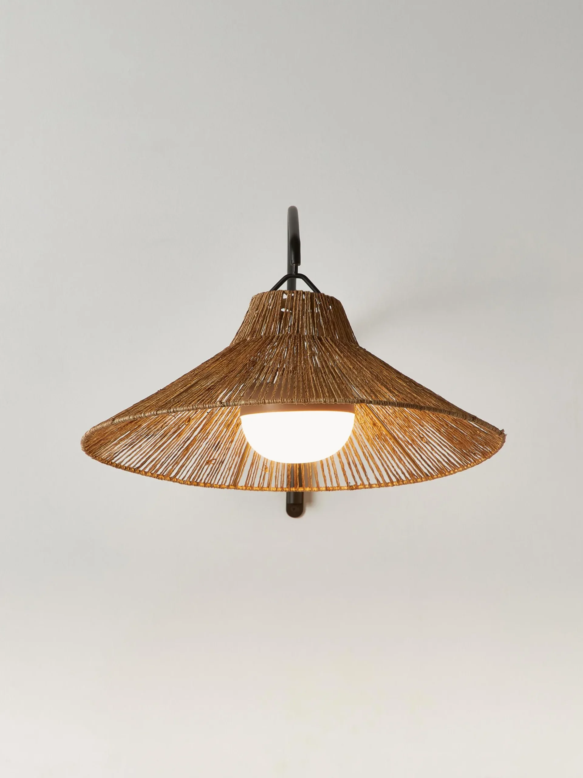 Lampada da terra a LED con luce regolabile fatta a mano con telecomando Niza