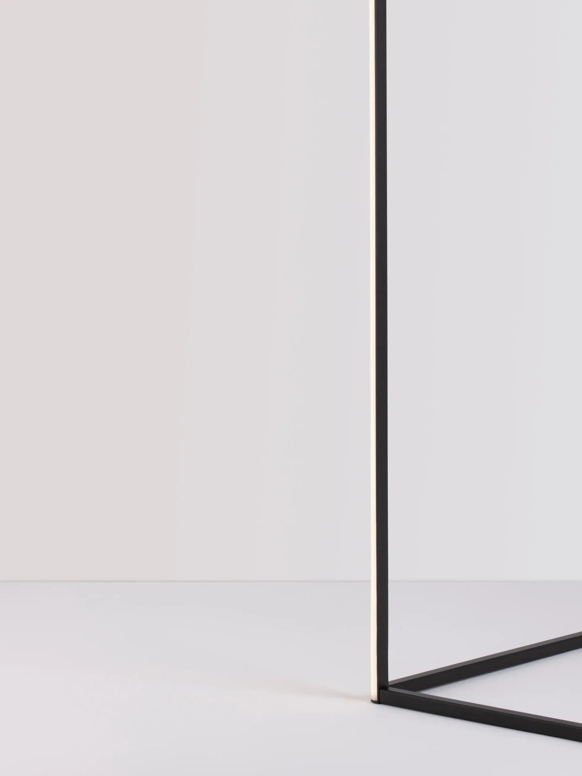 Lampada da terra a LED V-Line