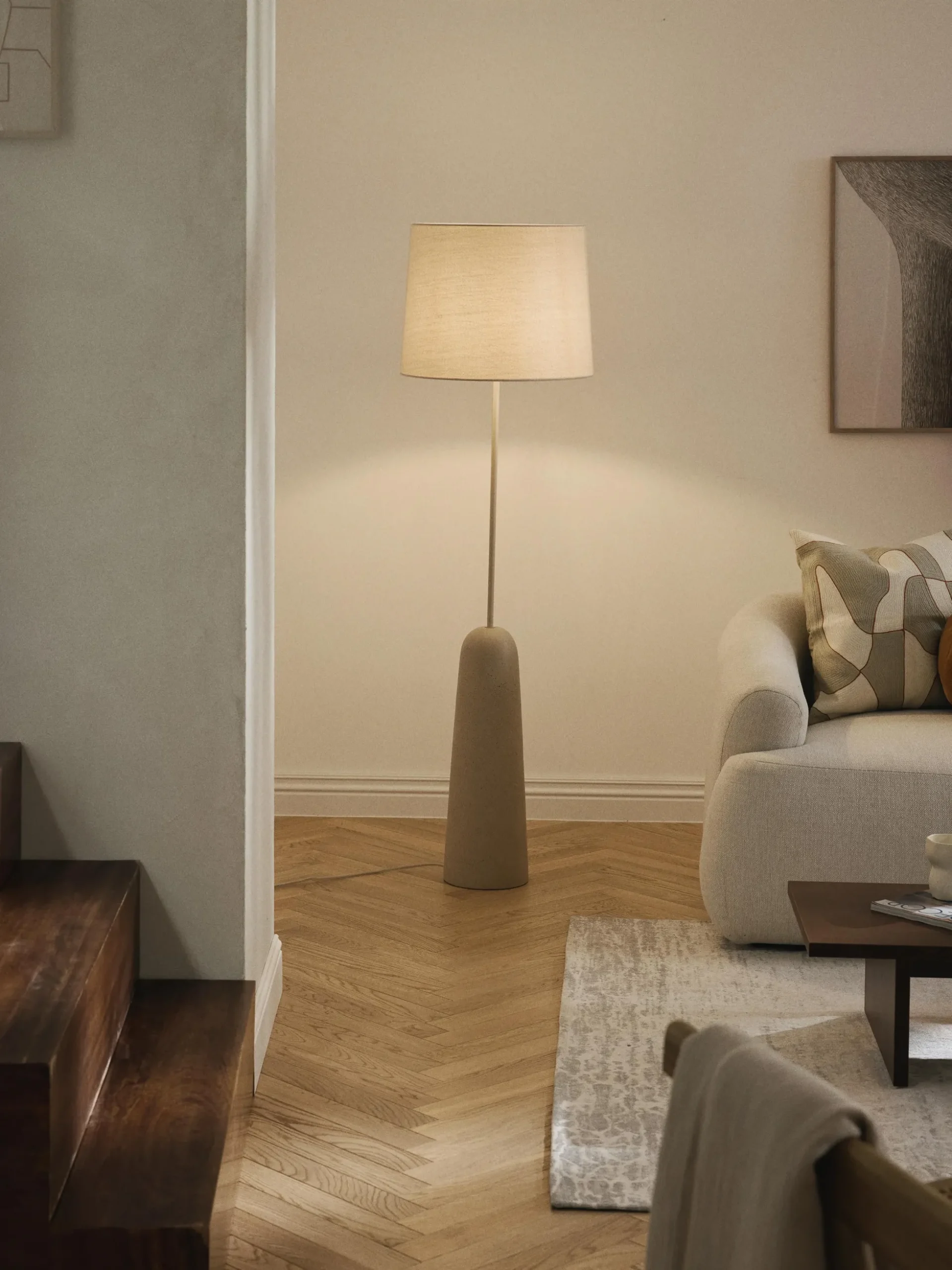 Lampada da terra con base in cemento Kaya