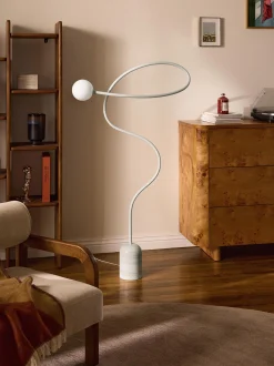 Lampada da terra con base in marmo Alina