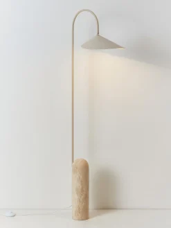 Lampada da terra con base in travertino Arum, orientabile