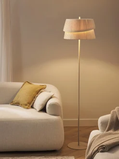 Lampada da terra con paralume asimmetrico Nyla