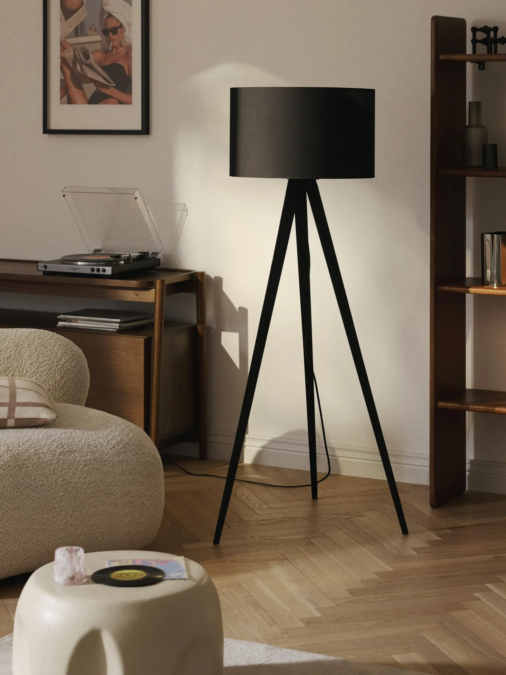 Lampada treppiede da terra in legno massiccio Jake