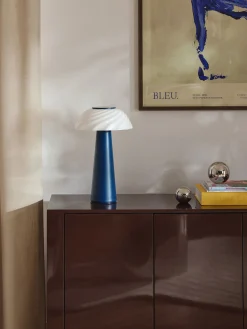 LampadaTV da tav Russo Anya