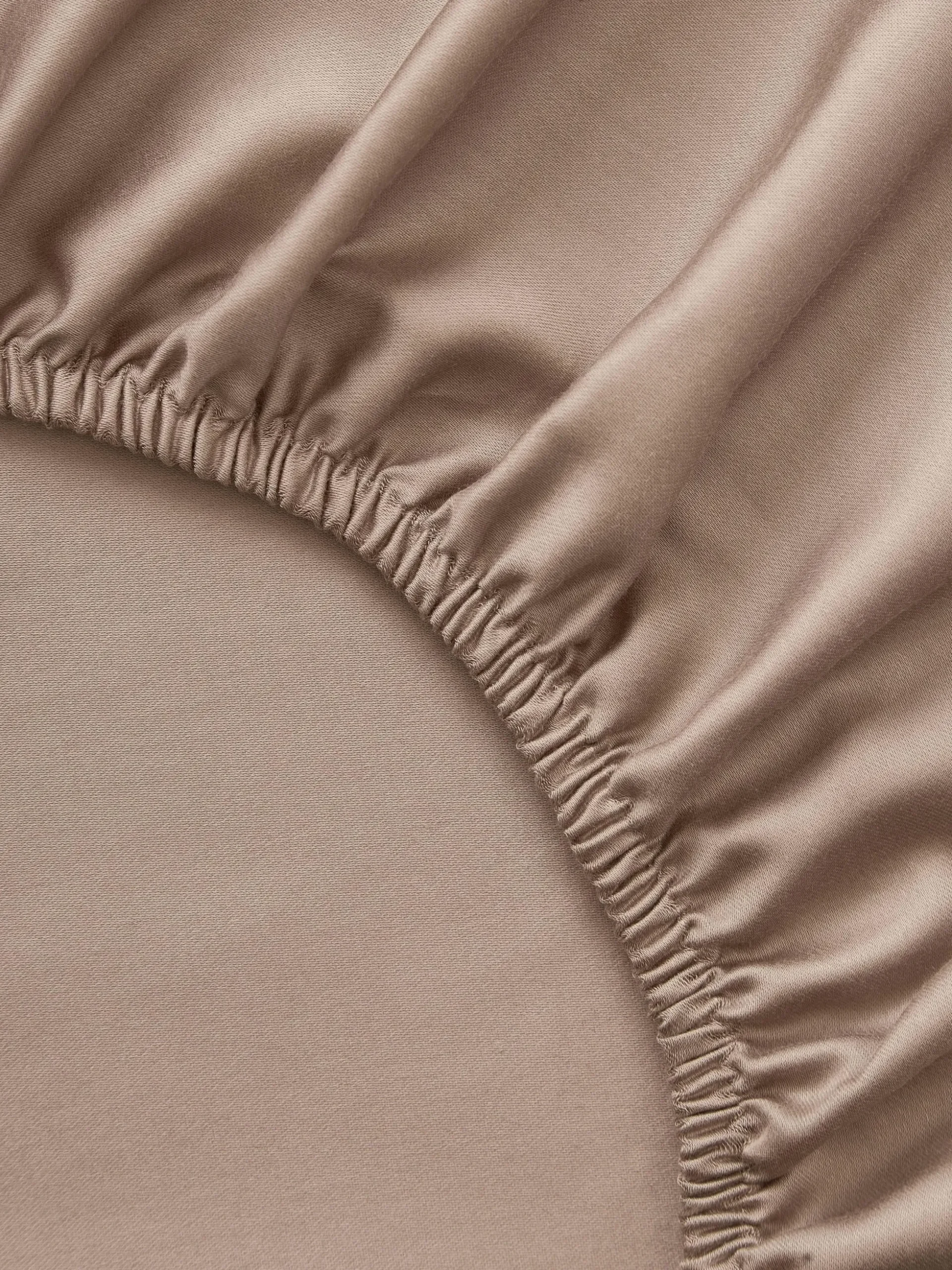 Lenzuolo con angoli boxspring in raso di cotone Premium