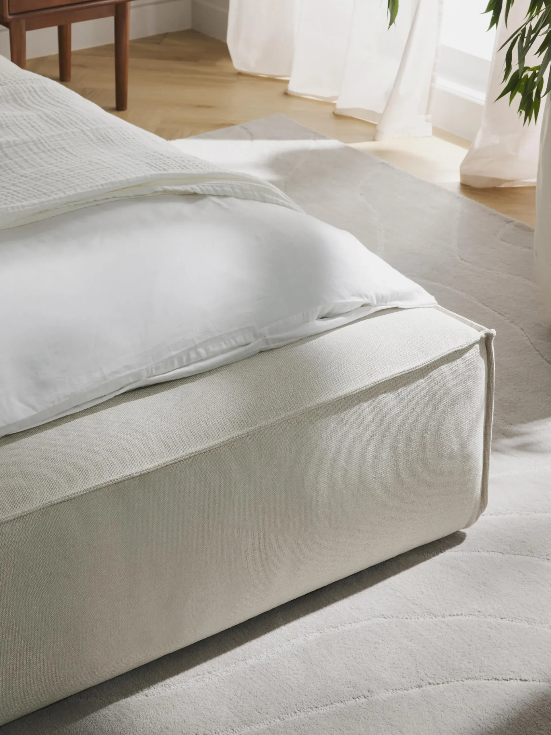 Letto imbottito con contenitore Lennon